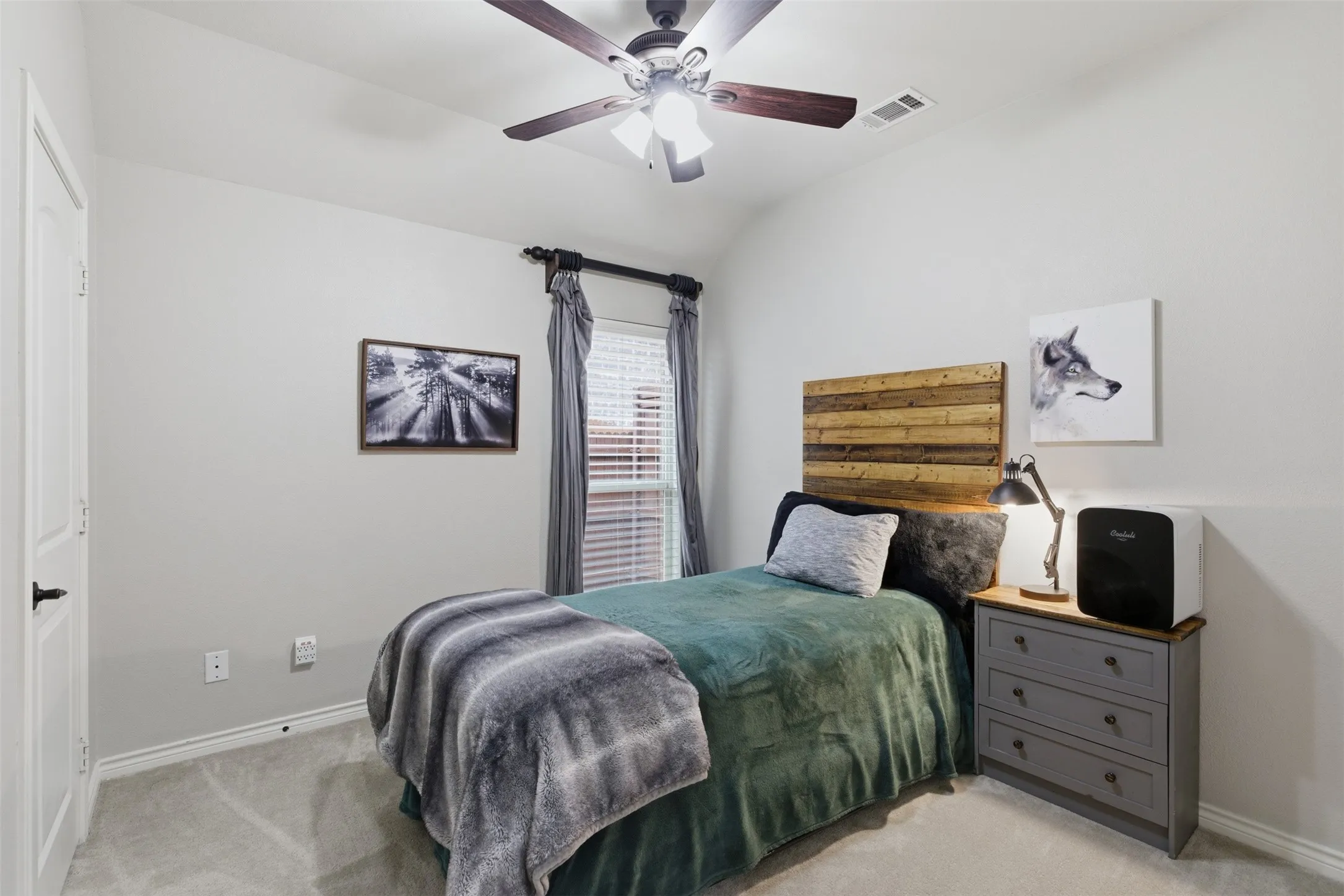 Single Family Residence For Sale in Denton County , 712 Mist Flower Drive, Little Elm, Texas 75068, 3 Bedroom, 2 Bathroom, 2 Garage spaces, 1,635 Sqft, built in 2015, mls#21286646, Real Estate Agent in Little Elm, Homes For Sale in Denton county, Homes For Sale in Little Elm, Realtor in Little Elm Texas, Real Estate Brokerage Independent Realty Texas, Luminita Cordes Realtor