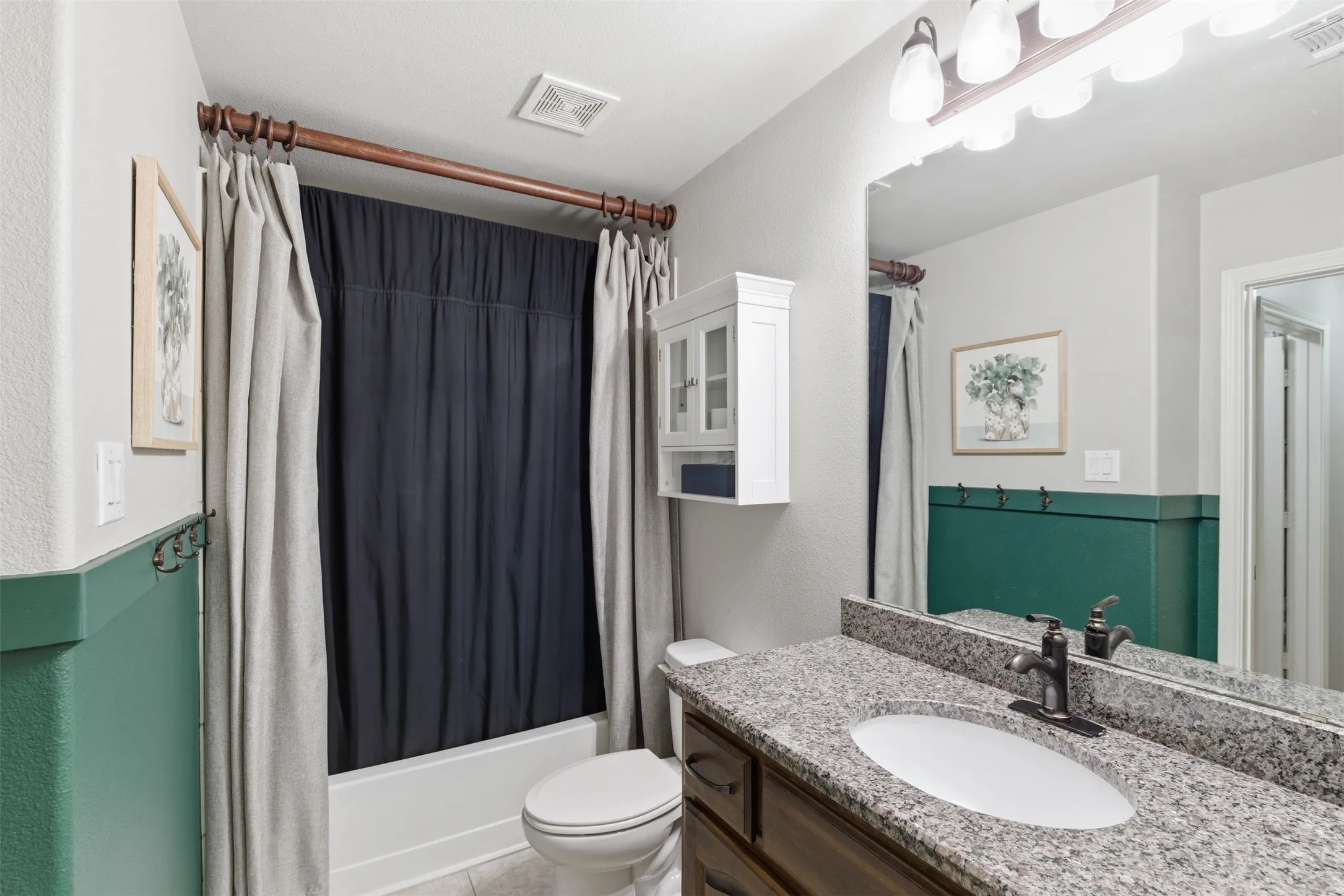 Single Family Residence For Sale in Denton County , 712 Mist Flower Drive, Little Elm, Texas 75068, 3 Bedroom, 2 Bathroom, 2 Garage spaces, 1,635 Sqft, built in 2015, mls#21286646, Real Estate Agent in Little Elm, Homes For Sale in Denton county, Homes For Sale in Little Elm, Realtor in Little Elm Texas, Real Estate Brokerage Independent Realty Texas, Luminita Cordes Realtor