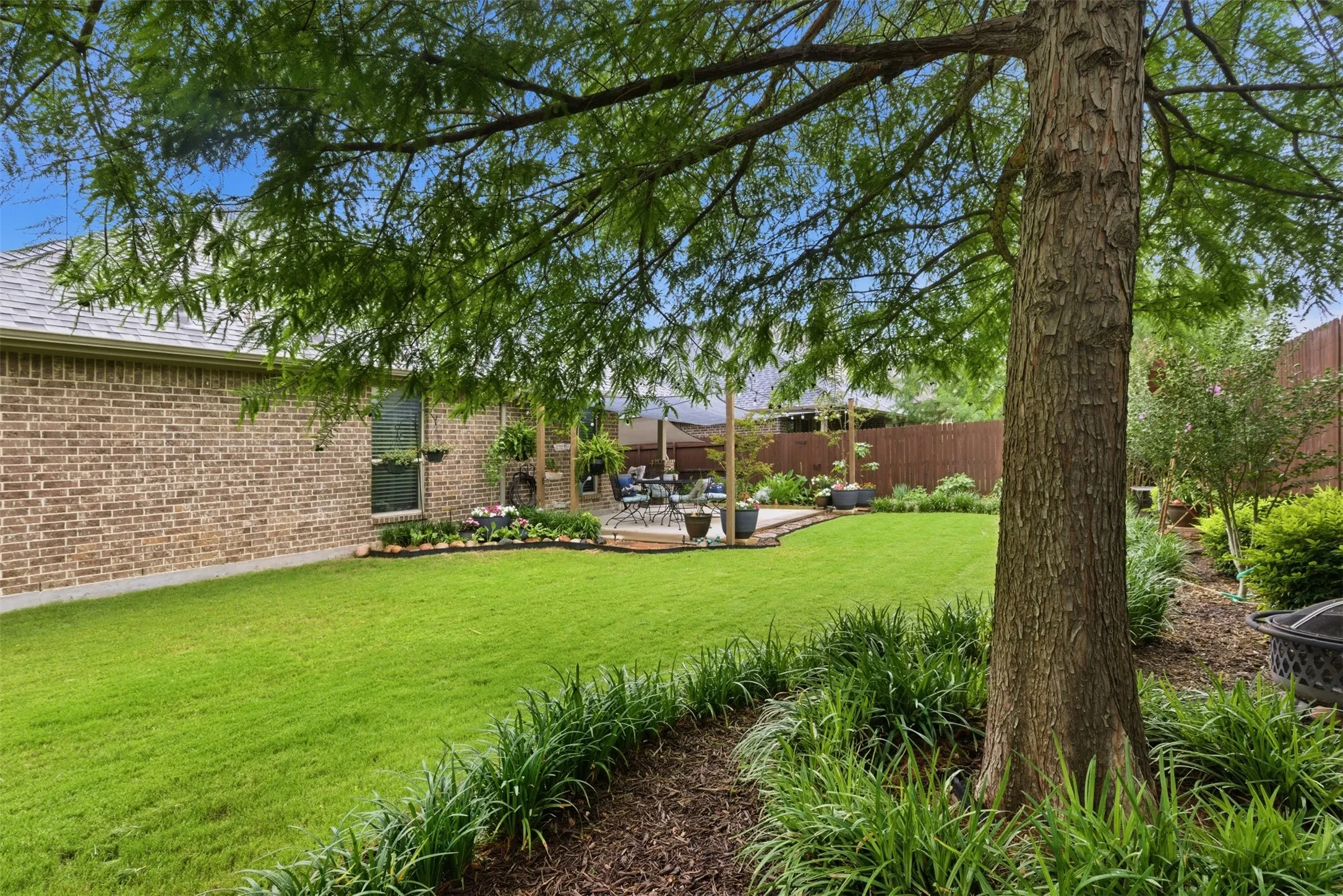 Single Family Residence For Sale in Denton County , 712 Mist Flower Drive, Little Elm, Texas 75068, 3 Bedroom, 2 Bathroom, 2 Garage spaces, 1,635 Sqft, built in 2015, mls#21286646, Real Estate Agent in Little Elm, Homes For Sale in Denton county, Homes For Sale in Little Elm, Realtor in Little Elm Texas, Real Estate Brokerage Independent Realty Texas, Luminita Cordes Realtor