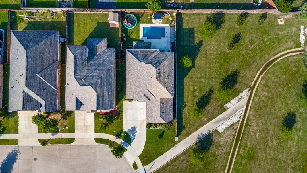 Single Family Residence For Sale in Tarrant County , 1247 Lynn Drive, Arlington, Texas 76002, 4 Bedroom, 4 Bathroom, 2 Garage spaces, 2,595 Sqft, built in 2019, mls#21286886, Real Estate Agent in Arlington, Homes For Sale in Tarrant county, Homes For Sale in Arlington, Realtor in Arlington Texas, Real Estate Brokerage Independent Realty Texas, Luminita Cordes Realtor