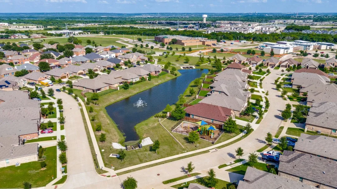 Single Family Residence For Sale in Tarrant County , 1247 Lynn Drive, Arlington, Texas 76002, 4 Bedroom, 4 Bathroom, 2 Garage spaces, 2,595 Sqft, built in 2019, mls#21286886, Real Estate Agent in Arlington, Homes For Sale in Tarrant county, Homes For Sale in Arlington, Realtor in Arlington Texas, Real Estate Brokerage Independent Realty Texas, Luminita Cordes Realtor