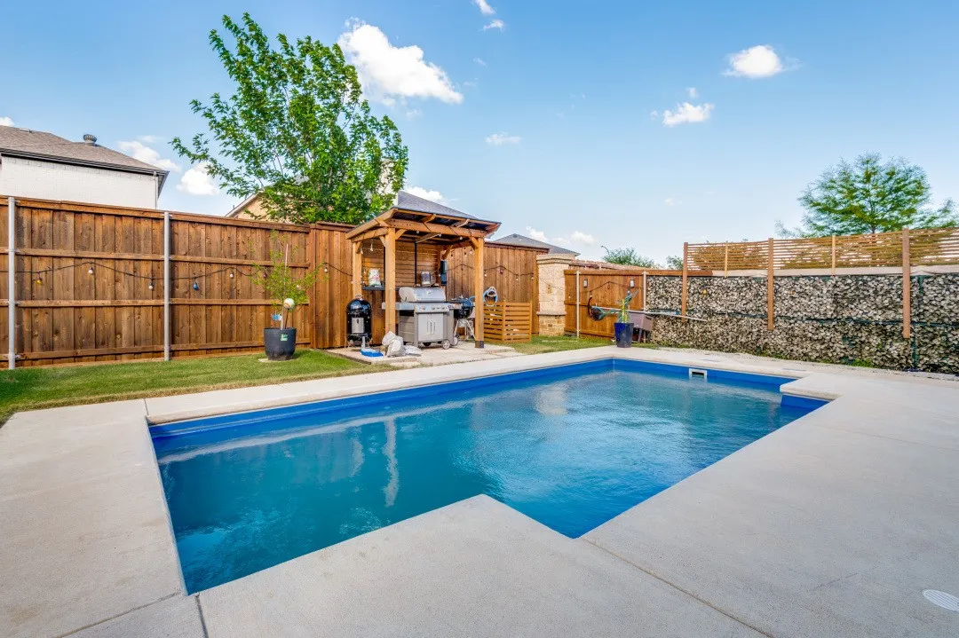 Single Family Residence For Sale in Tarrant County , 1247 Lynn Drive, Arlington, Texas 76002, 4 Bedroom, 4 Bathroom, 2 Garage spaces, 2,595 Sqft, built in 2019, mls#21286886, Real Estate Agent in Arlington, Homes For Sale in Tarrant county, Homes For Sale in Arlington, Realtor in Arlington Texas, Real Estate Brokerage Independent Realty Texas, Luminita Cordes Realtor