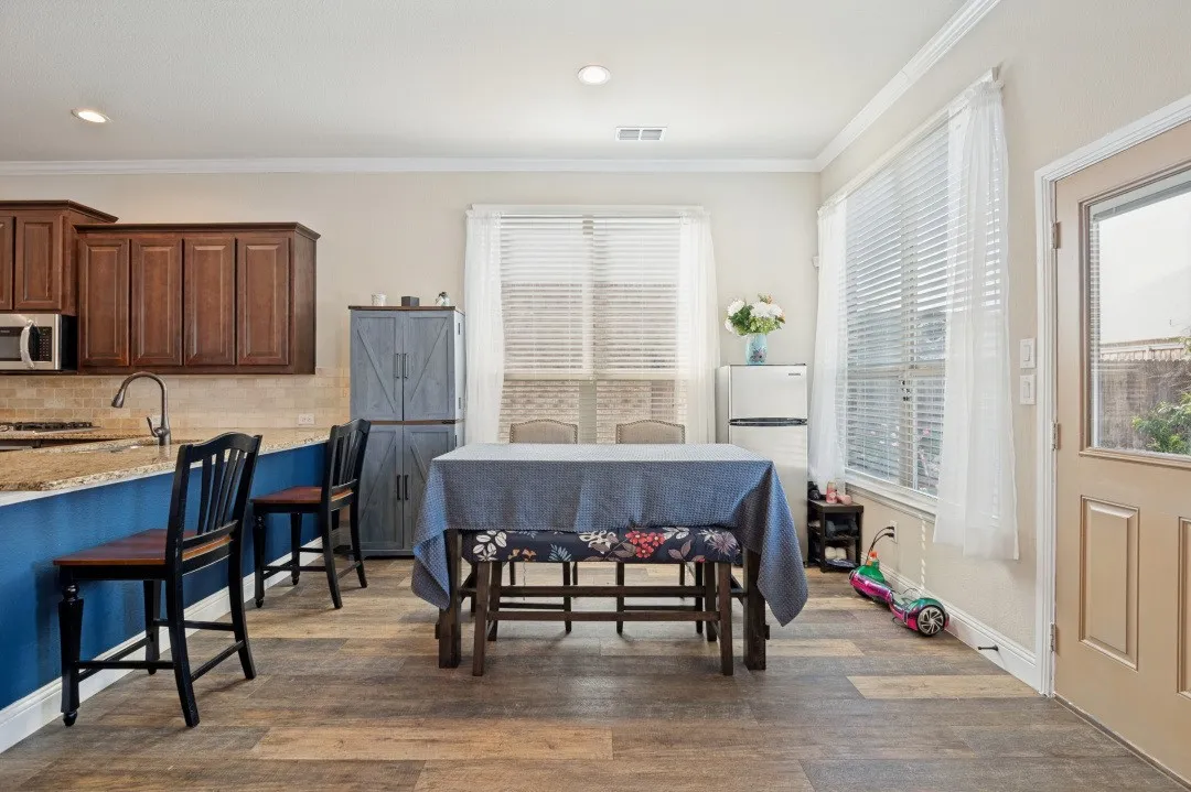 Single Family Residence For Sale in Tarrant County , 1247 Lynn Drive, Arlington, Texas 76002, 4 Bedroom, 4 Bathroom, 2 Garage spaces, 2,595 Sqft, built in 2019, mls#21286886, Real Estate Agent in Arlington, Homes For Sale in Tarrant county, Homes For Sale in Arlington, Realtor in Arlington Texas, Real Estate Brokerage Independent Realty Texas, Luminita Cordes Realtor