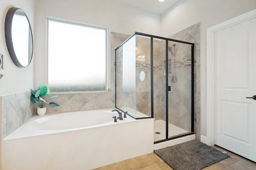 Single Family Residence For Sale in Tarrant County , 1247 Lynn Drive, Arlington, Texas 76002, 4 Bedroom, 4 Bathroom, 2 Garage spaces, 2,595 Sqft, built in 2019, mls#21286886, Real Estate Agent in Arlington, Homes For Sale in Tarrant county, Homes For Sale in Arlington, Realtor in Arlington Texas, Real Estate Brokerage Independent Realty Texas, Luminita Cordes Realtor