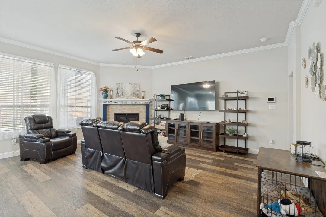 Single Family Residence For Sale in Tarrant County , 1247 Lynn Drive, Arlington, Texas 76002, 4 Bedroom, 4 Bathroom, 2 Garage spaces, 2,595 Sqft, built in 2019, mls#21286886, Real Estate Agent in Arlington, Homes For Sale in Tarrant county, Homes For Sale in Arlington, Realtor in Arlington Texas, Real Estate Brokerage Independent Realty Texas, Luminita Cordes Realtor
