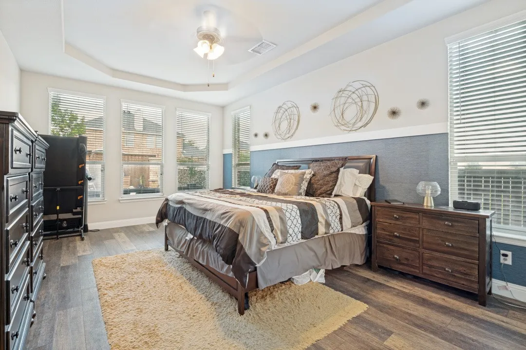 Single Family Residence For Sale in Tarrant County , 1247 Lynn Drive, Arlington, Texas 76002, 4 Bedroom, 4 Bathroom, 2 Garage spaces, 2,595 Sqft, built in 2019, mls#21286886, Real Estate Agent in Arlington, Homes For Sale in Tarrant county, Homes For Sale in Arlington, Realtor in Arlington Texas, Real Estate Brokerage Independent Realty Texas, Luminita Cordes Realtor