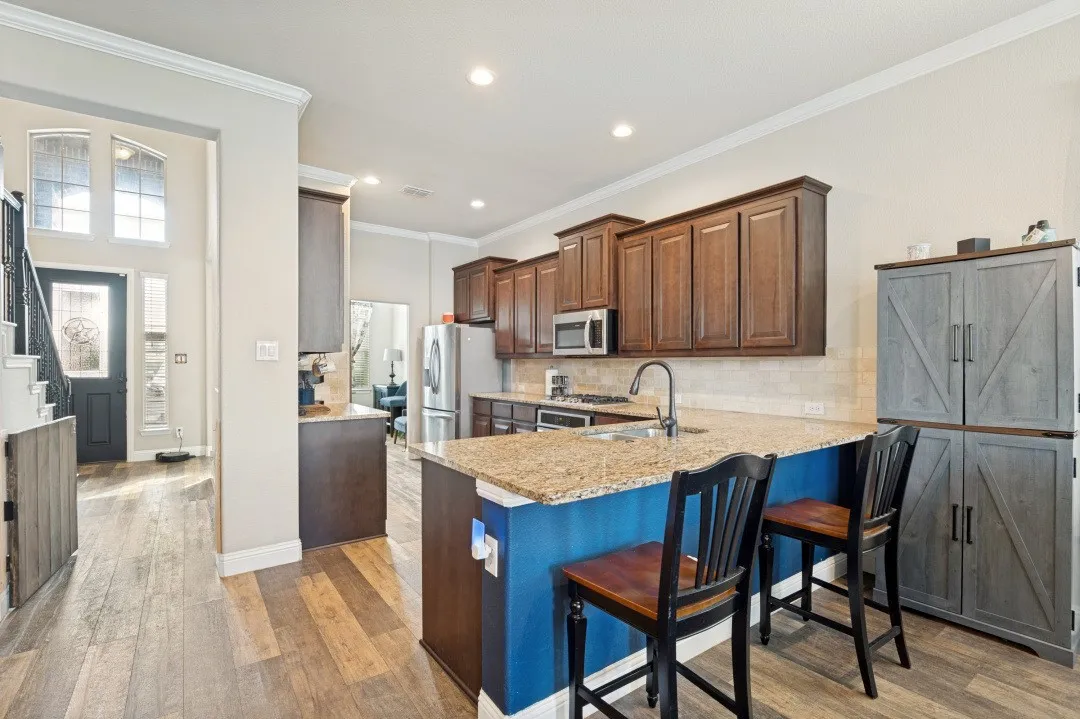 Single Family Residence For Sale in Tarrant County , 1247 Lynn Drive, Arlington, Texas 76002, 4 Bedroom, 4 Bathroom, 2 Garage spaces, 2,595 Sqft, built in 2019, mls#21286886, Real Estate Agent in Arlington, Homes For Sale in Tarrant county, Homes For Sale in Arlington, Realtor in Arlington Texas, Real Estate Brokerage Independent Realty Texas, Luminita Cordes Realtor