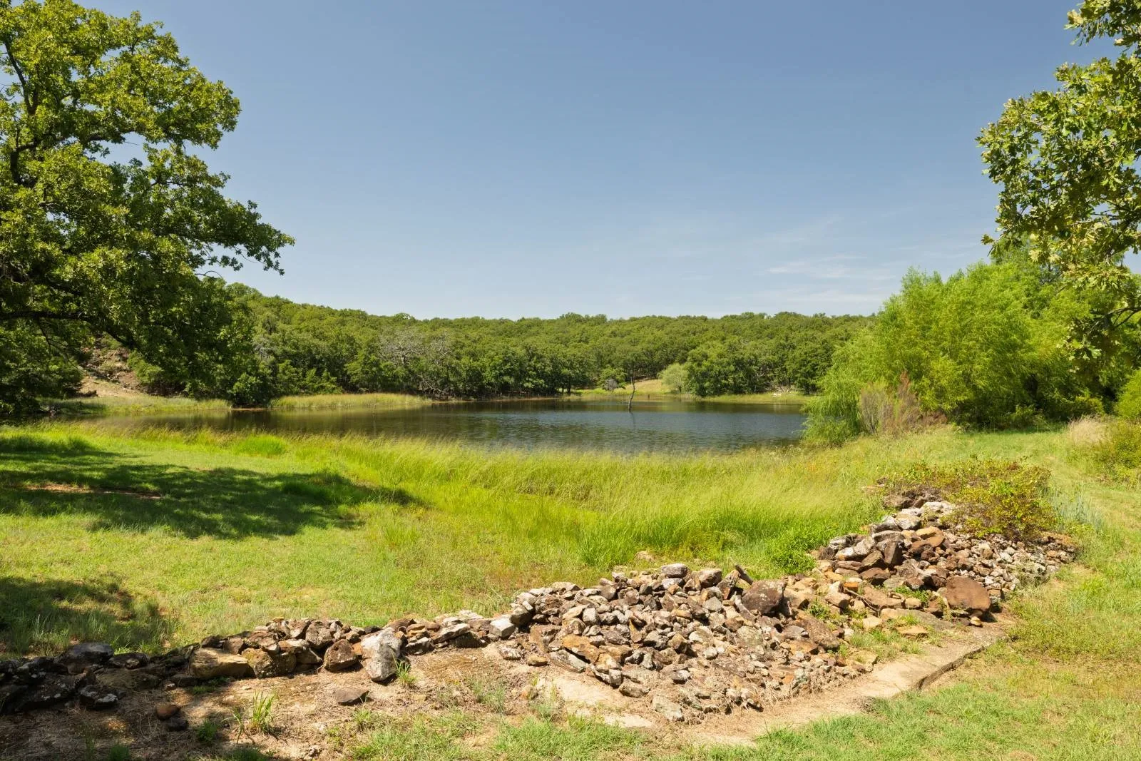 Farm For Sale in Montague County , 10628 FM 1125 Highway, Bowie, Texas 76230, 3 Bedrooms, 3 Bathrooms, Garage spaces, 3,330 Sqft, built in 1975, Price $1,475,000, mls#21286860, Real Estate Agent in Bowie, Homes For Sale in Montague county, Homes For Sale in Bowie, Realtor in Bowie Texas, Real Estate Brokerage Independent Realty Texas, Luminita Cordes Realtor