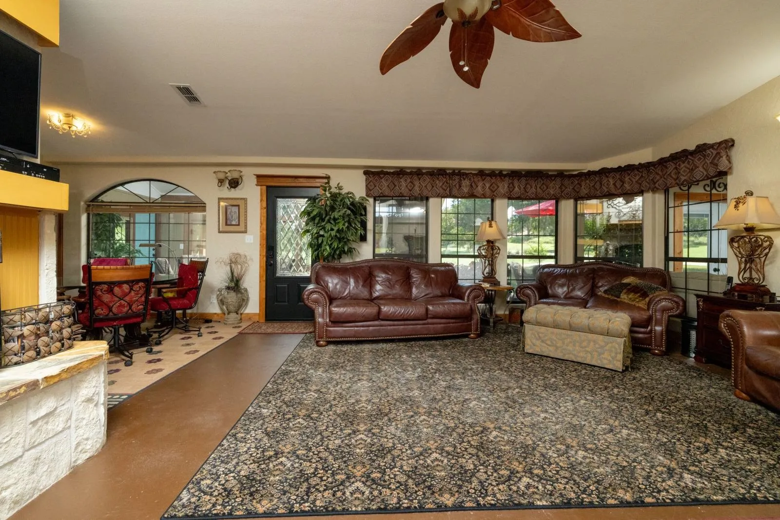Level 2 living area