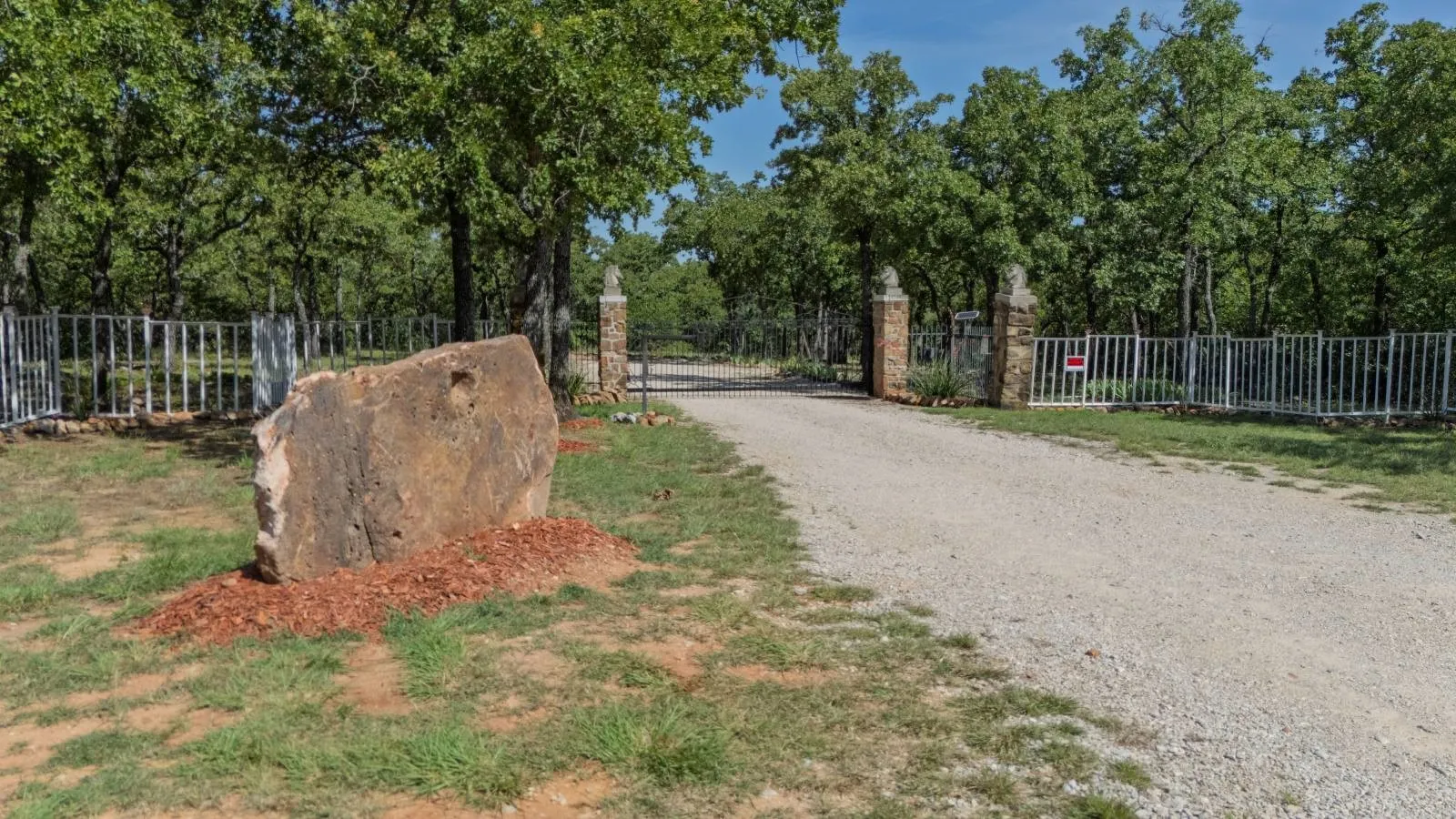 Gated entry from FM 1125