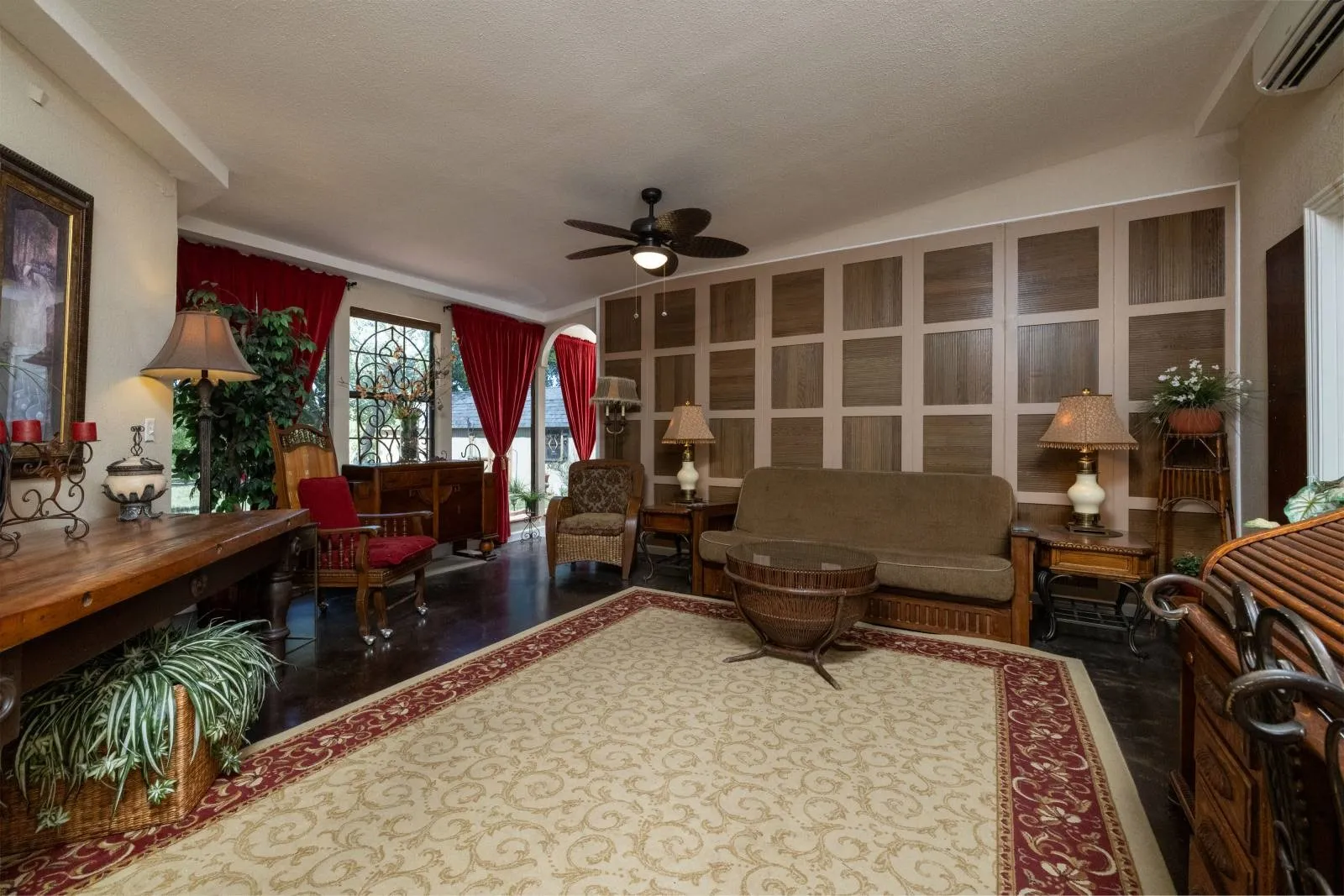 Level 1 living area