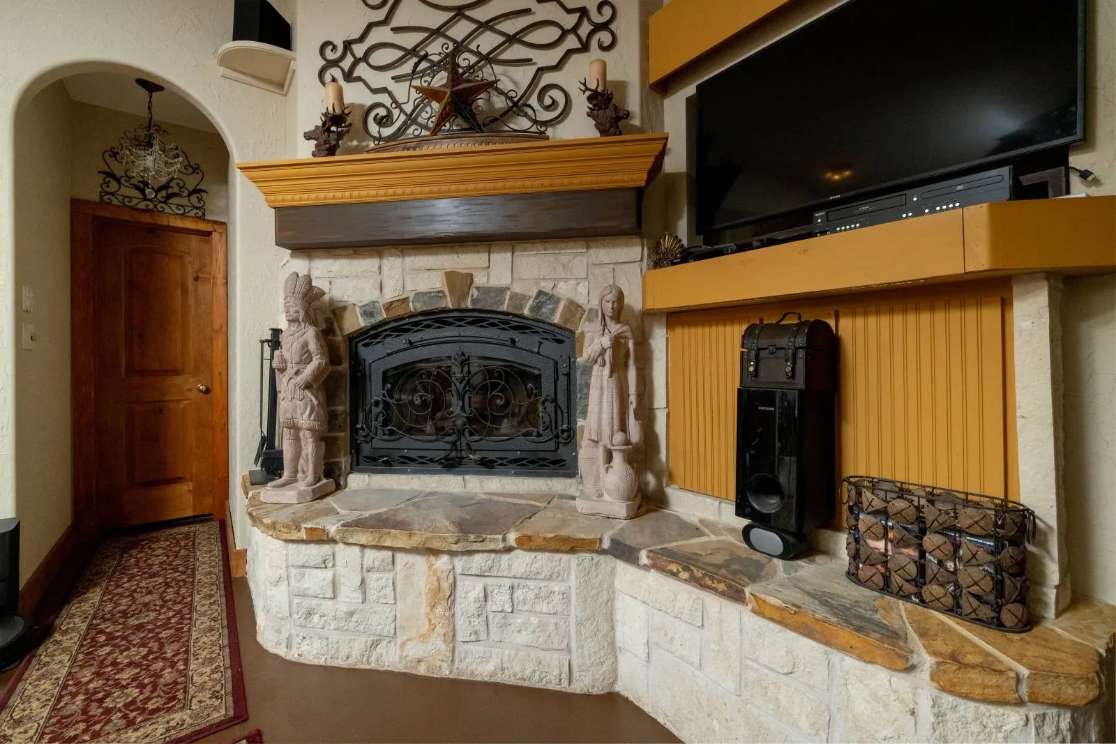 Level 2 living area