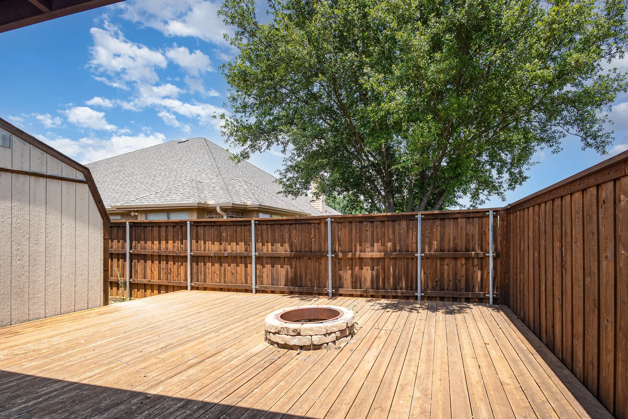 Single Family Residence For Sale in Kaufman County , 103 Haymeadow Drive, Crandall, Texas 75114, 4 Bedroom, 2 Bathroom, 2 Garage spaces, 2,054 Sqft, built in 2008, Price $279,999, mls#21286893, Real Estate Agent in Crandall, Homes For Sale in Kaufman county, Homes For Sale in Crandall, Realtor in Crandall Texas, Real Estate Brokerage Independent Realty Texas, Luminita Cordes Realtor