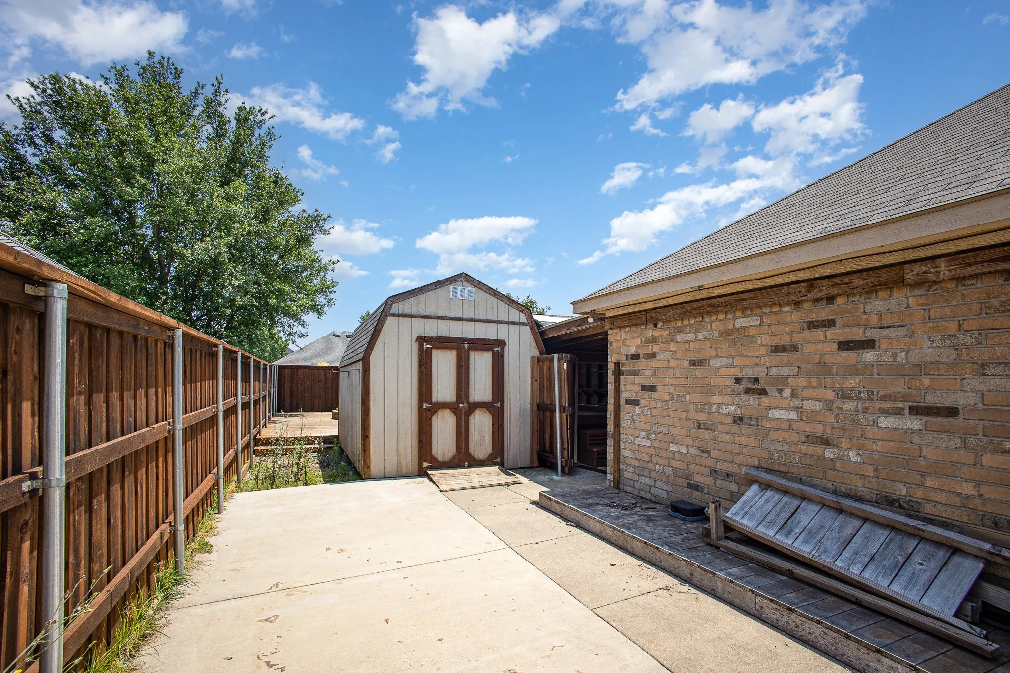 Single Family Residence For Sale in Kaufman County , 103 Haymeadow Drive, Crandall, Texas 75114, 4 Bedroom, 2 Bathroom, 2 Garage spaces, 2,054 Sqft, built in 2008, Price $279,999, mls#21286893, Real Estate Agent in Crandall, Homes For Sale in Kaufman county, Homes For Sale in Crandall, Realtor in Crandall Texas, Real Estate Brokerage Independent Realty Texas, Luminita Cordes Realtor
