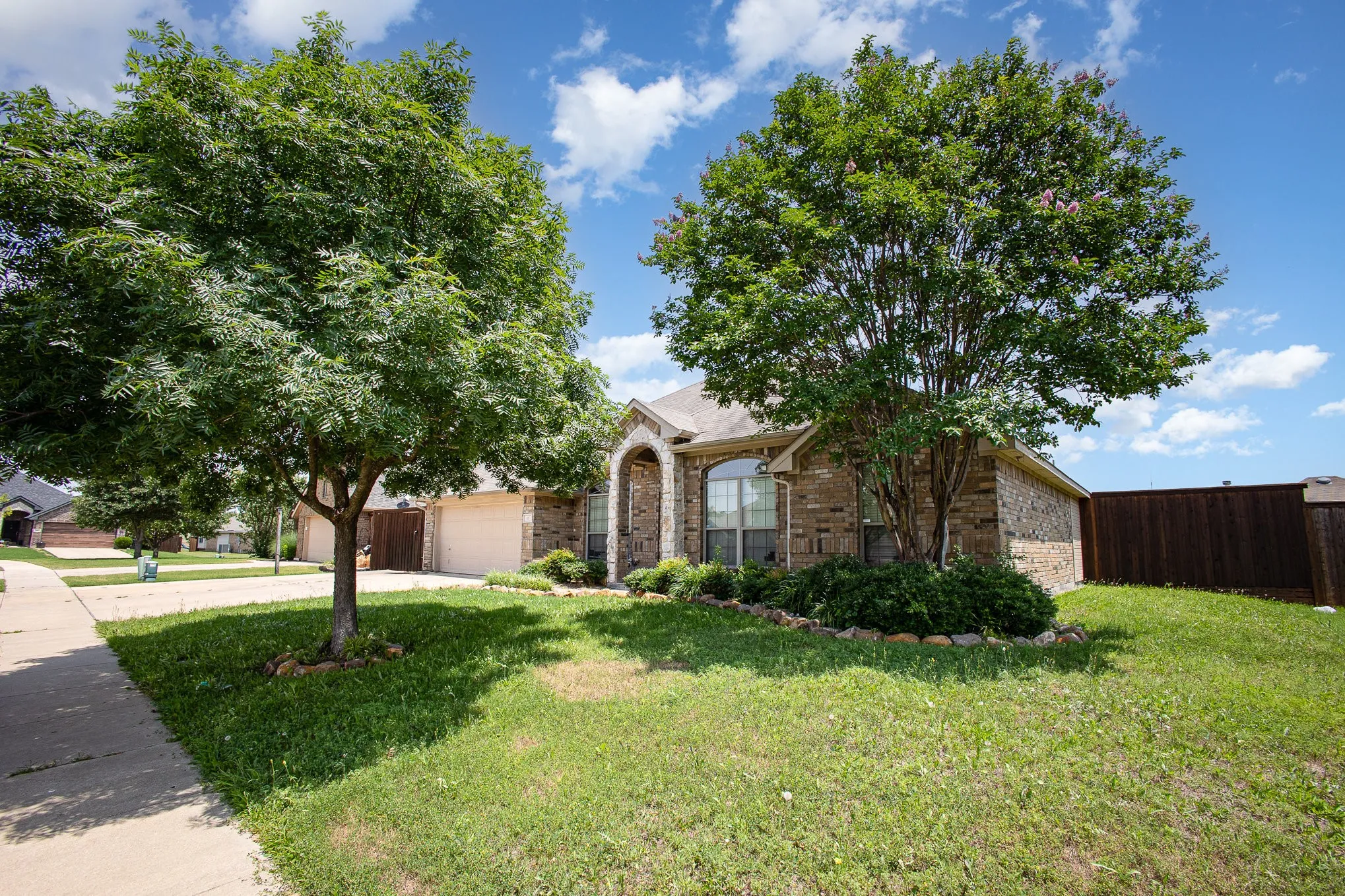 Single Family Residence For Sale in Kaufman County , 103 Haymeadow Drive, Crandall, Texas 75114, 4 Bedroom, 2 Bathroom, 2 Garage spaces, 2,054 Sqft, built in 2008, Price $279,999, mls#21286893, Real Estate Agent in Crandall, Homes For Sale in Kaufman county, Homes For Sale in Crandall, Realtor in Crandall Texas, Real Estate Brokerage Independent Realty Texas, Luminita Cordes Realtor
