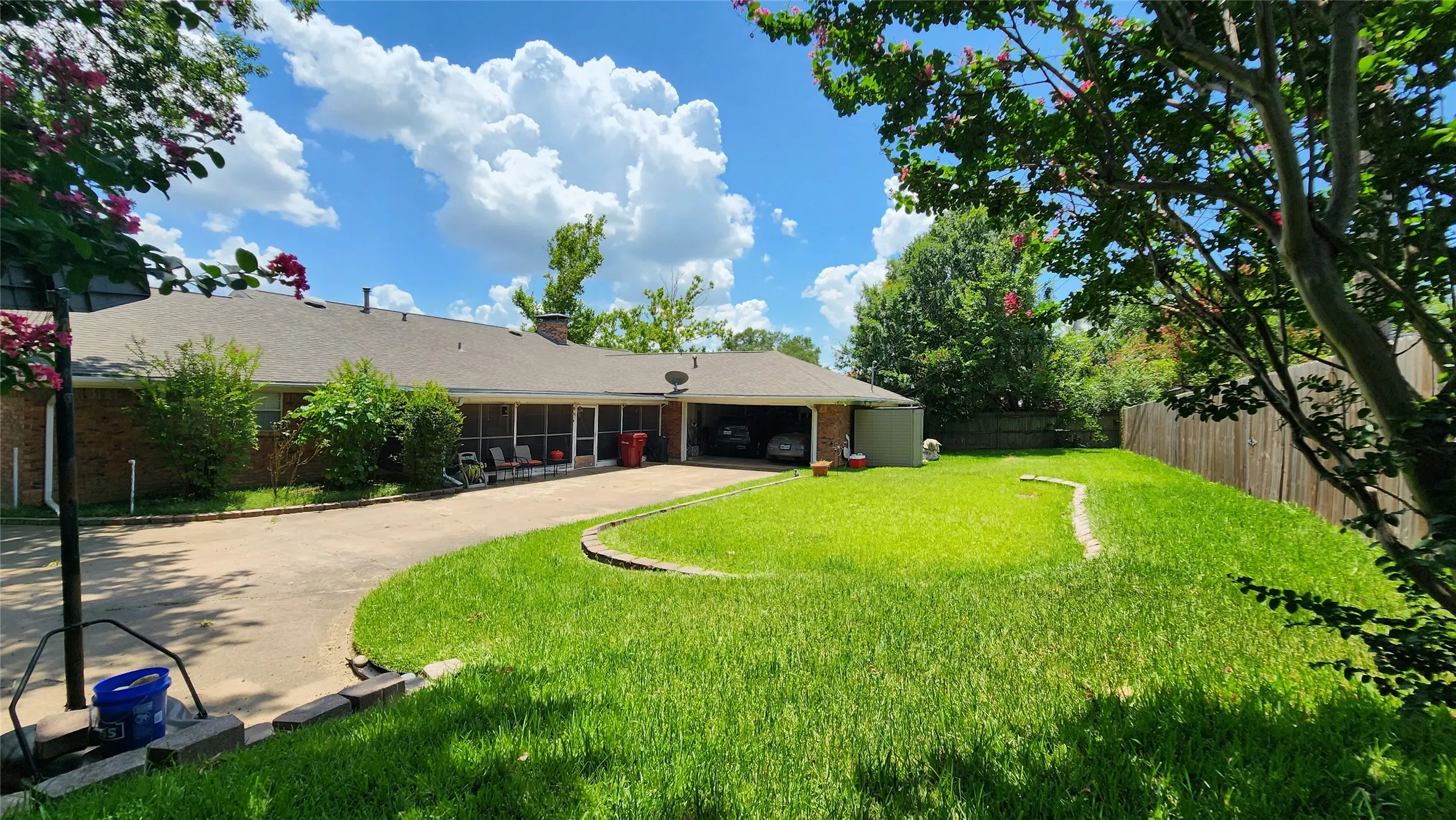 Single Family Residence For Sale in Grayson County , 1601 Yarborough Drive, Sherman, Texas 75092, 4 Bedroom, 3 Bathroom, 2 Garage spaces, 2,739 Sqft, built in 1966, mls#21286883, Real Estate Agent in Sherman, Homes For Sale in Grayson county, Homes For Sale in Sherman, Realtor in Sherman Texas, Real Estate Brokerage Independent Realty Texas, Luminita Cordes Realtor