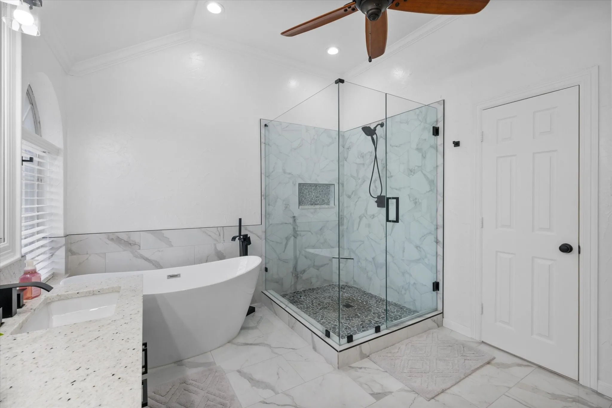 Single Family Residence For Sale in Tarrant County , 1408 Merion Drive, Mansfield, Texas 76063, 4 Bedroom, 3 Bathroom, 3 Garage spaces, 3,694 Sqft, built in 1995, mls#21286615, Real Estate Agent in Mansfield, Homes For Sale in Tarrant county, Homes For Sale in Mansfield, Realtor in Mansfield Texas, Real Estate Brokerage Independent Realty Texas, Luminita Cordes Realtor