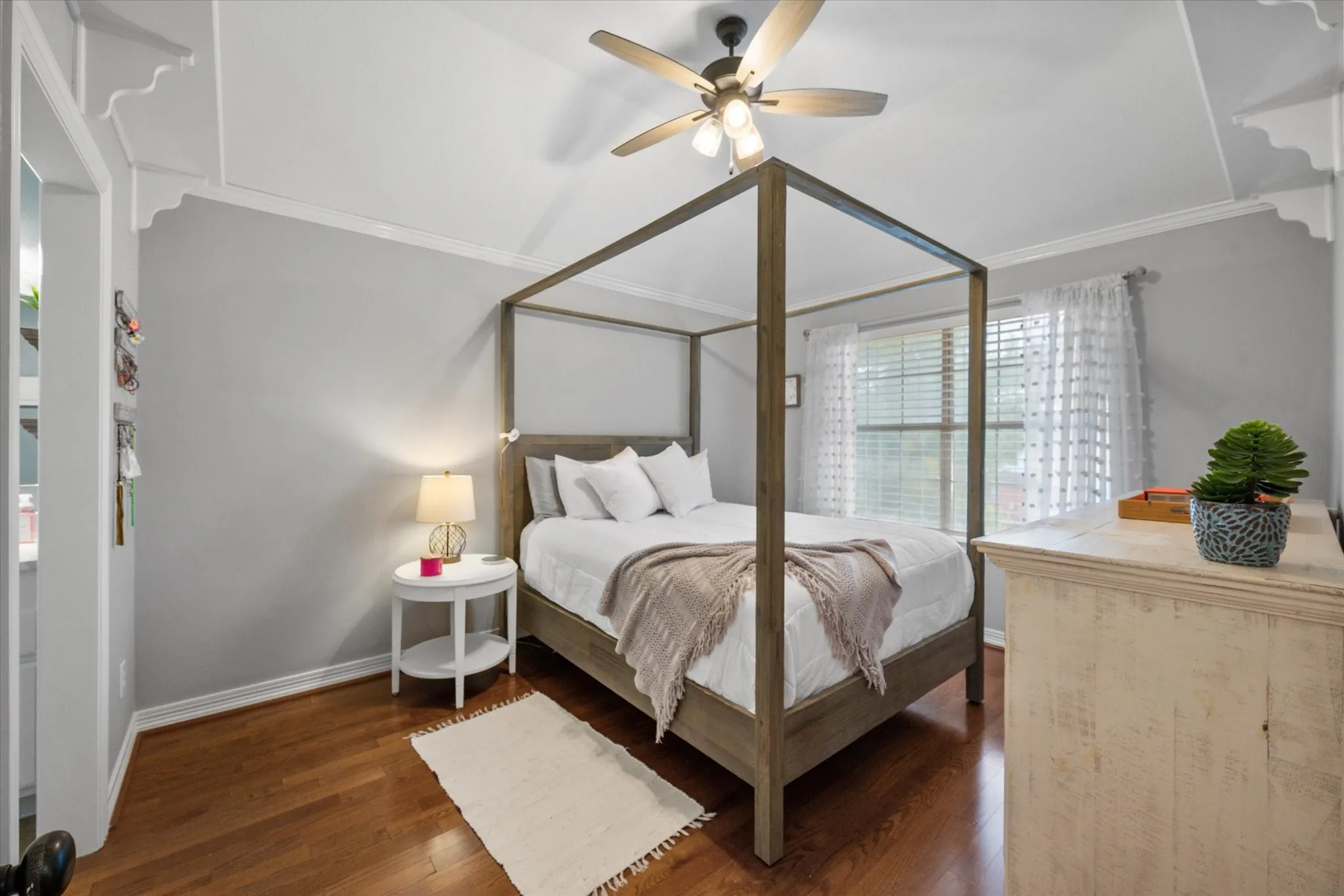 Single Family Residence For Sale in Tarrant County , 1408 Merion Drive, Mansfield, Texas 76063, 4 Bedroom, 3 Bathroom, 3 Garage spaces, 3,694 Sqft, built in 1995, mls#21286615, Real Estate Agent in Mansfield, Homes For Sale in Tarrant county, Homes For Sale in Mansfield, Realtor in Mansfield Texas, Real Estate Brokerage Independent Realty Texas, Luminita Cordes Realtor