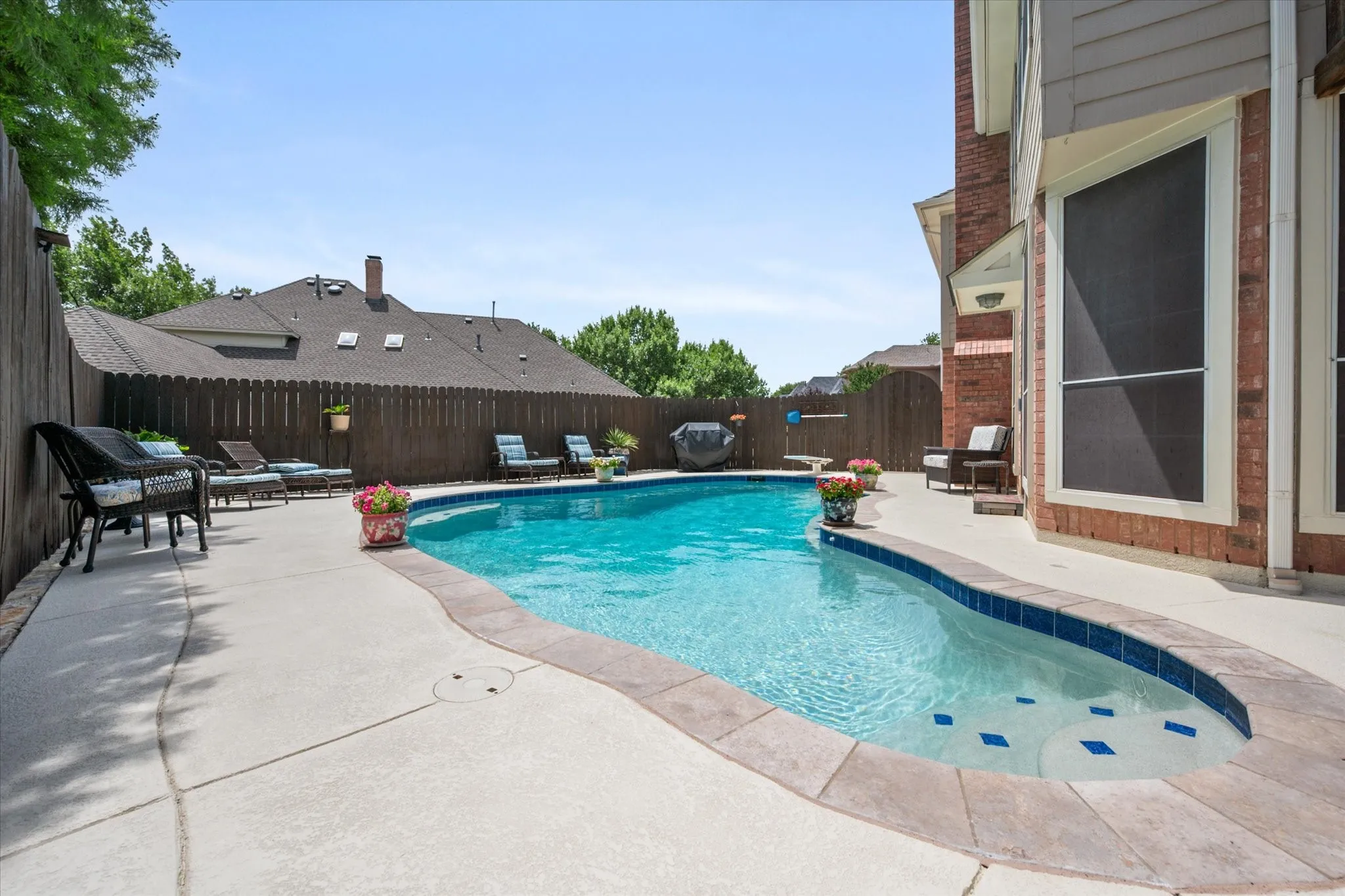 Single Family Residence For Sale in Tarrant County , 1408 Merion Drive, Mansfield, Texas 76063, 4 Bedroom, 3 Bathroom, 3 Garage spaces, 3,694 Sqft, built in 1995, mls#21286615, Real Estate Agent in Mansfield, Homes For Sale in Tarrant county, Homes For Sale in Mansfield, Realtor in Mansfield Texas, Real Estate Brokerage Independent Realty Texas, Luminita Cordes Realtor