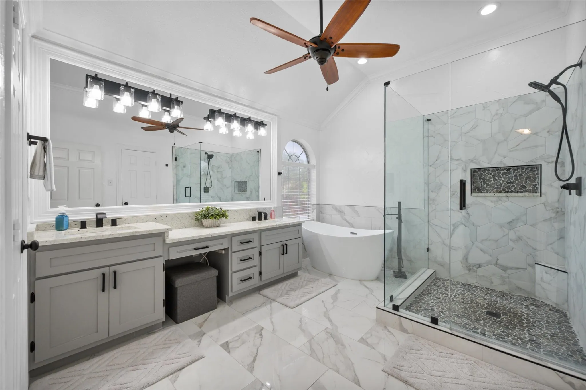 Single Family Residence For Sale in Tarrant County , 1408 Merion Drive, Mansfield, Texas 76063, 4 Bedroom, 3 Bathroom, 3 Garage spaces, 3,694 Sqft, built in 1995, mls#21286615, Real Estate Agent in Mansfield, Homes For Sale in Tarrant county, Homes For Sale in Mansfield, Realtor in Mansfield Texas, Real Estate Brokerage Independent Realty Texas, Luminita Cordes Realtor