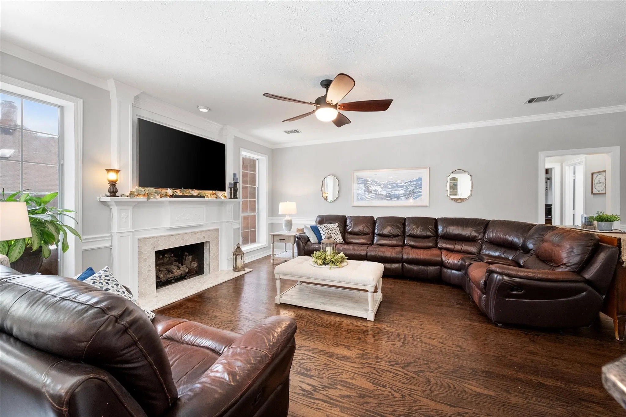 Single Family Residence For Sale in Tarrant County , 1408 Merion Drive, Mansfield, Texas 76063, 4 Bedroom, 3 Bathroom, 3 Garage spaces, 3,694 Sqft, built in 1995, mls#21286615, Real Estate Agent in Mansfield, Homes For Sale in Tarrant county, Homes For Sale in Mansfield, Realtor in Mansfield Texas, Real Estate Brokerage Independent Realty Texas, Luminita Cordes Realtor