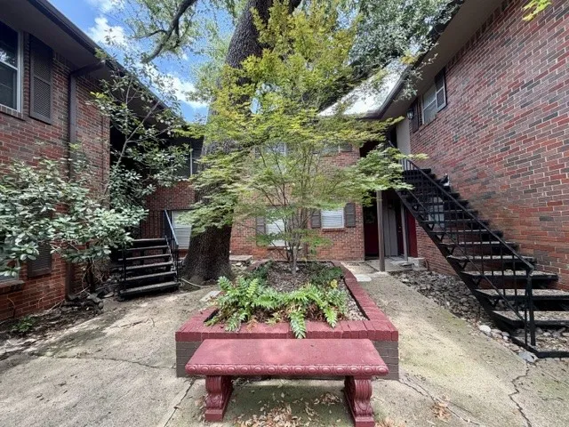 Condominium For Sale in Dallas County , 4219 Avondale Avenue 215, Dallas, Texas 75219, 2 Bedroom, 1 Bathroom, Garage spaces, 874 Sqft, built in 1965, mls#21286757, Real Estate Agent in Dallas, Homes For Sale in Dallas county, Homes For Sale in Dallas, Realtor in Dallas Texas, Real Estate Brokerage Independent Realty Texas, Luminita Cordes Realtor