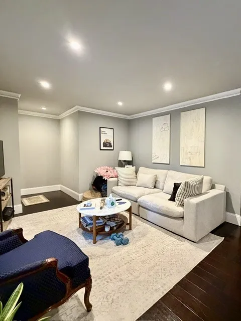 Condominium For Sale in Dallas County , 4219 Avondale Avenue 215, Dallas, Texas 75219, 2 Bedroom, 1 Bathroom, Garage spaces, 874 Sqft, built in 1965, mls#21286757, Real Estate Agent in Dallas, Homes For Sale in Dallas county, Homes For Sale in Dallas, Realtor in Dallas Texas, Real Estate Brokerage Independent Realty Texas, Luminita Cordes Realtor