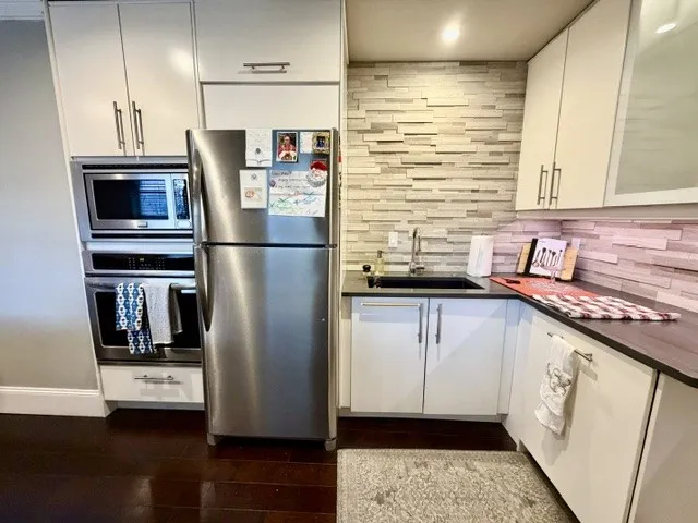 Condominium For Sale in Dallas County , 4219 Avondale Avenue 215, Dallas, Texas 75219, 2 Bedroom, 1 Bathroom, Garage spaces, 874 Sqft, built in 1965, mls#21286757, Real Estate Agent in Dallas, Homes For Sale in Dallas county, Homes For Sale in Dallas, Realtor in Dallas Texas, Real Estate Brokerage Independent Realty Texas, Luminita Cordes Realtor