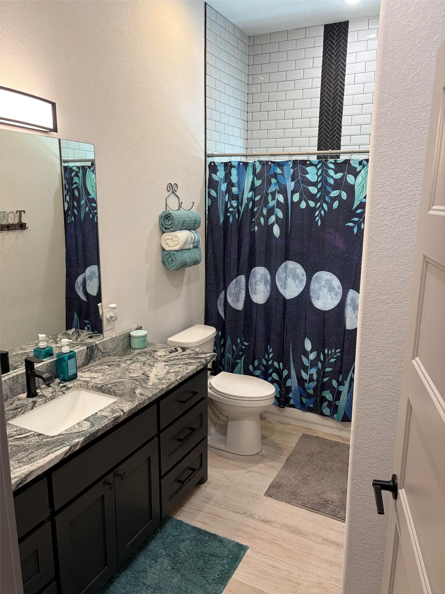 Single Family Residence For Sale in Wise County , 410 S Wickham Street, Alvord, Texas 76225, 3 Bedroom, 2 Bathroom, 2 Garage spaces, 2,090 Sqft, built in 2021, mls#21286859, Real Estate Agent in Alvord, Homes For Sale in Wise county, Homes For Sale in Alvord, Realtor in Alvord Texas, Real Estate Brokerage Independent Realty Texas, Luminita Cordes Realtor