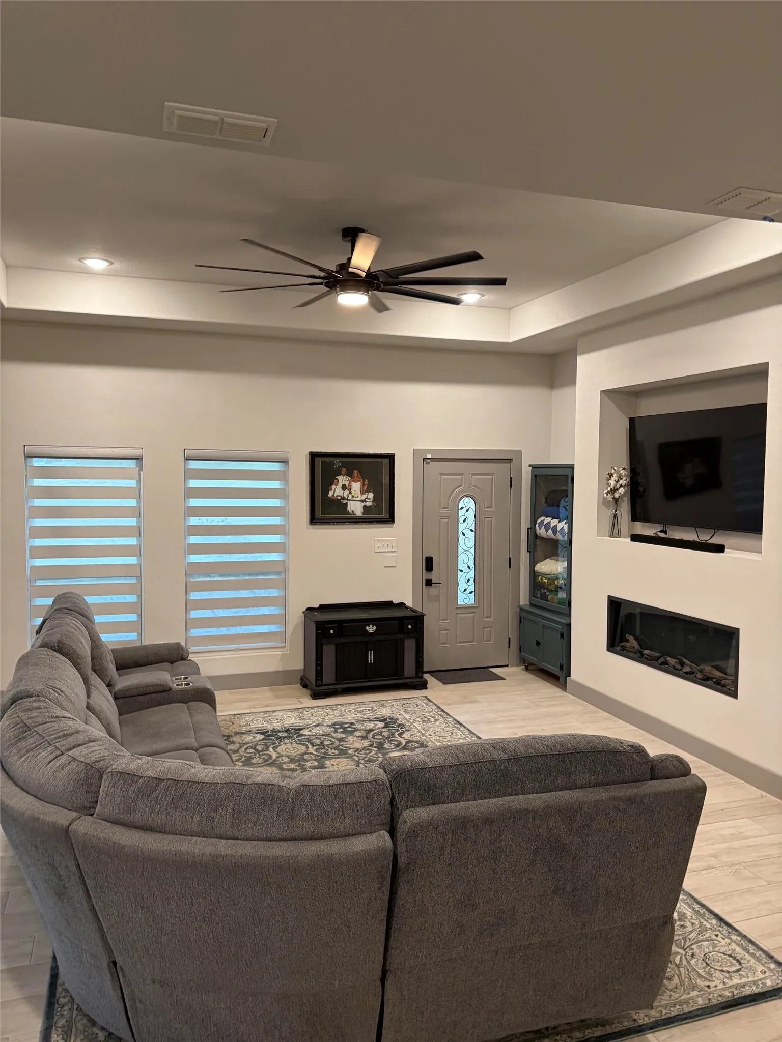 Single Family Residence For Sale in Wise County , 410 S Wickham Street, Alvord, Texas 76225, 3 Bedroom, 2 Bathroom, 2 Garage spaces, 2,090 Sqft, built in 2021, mls#21286859, Real Estate Agent in Alvord, Homes For Sale in Wise county, Homes For Sale in Alvord, Realtor in Alvord Texas, Real Estate Brokerage Independent Realty Texas, Luminita Cordes Realtor