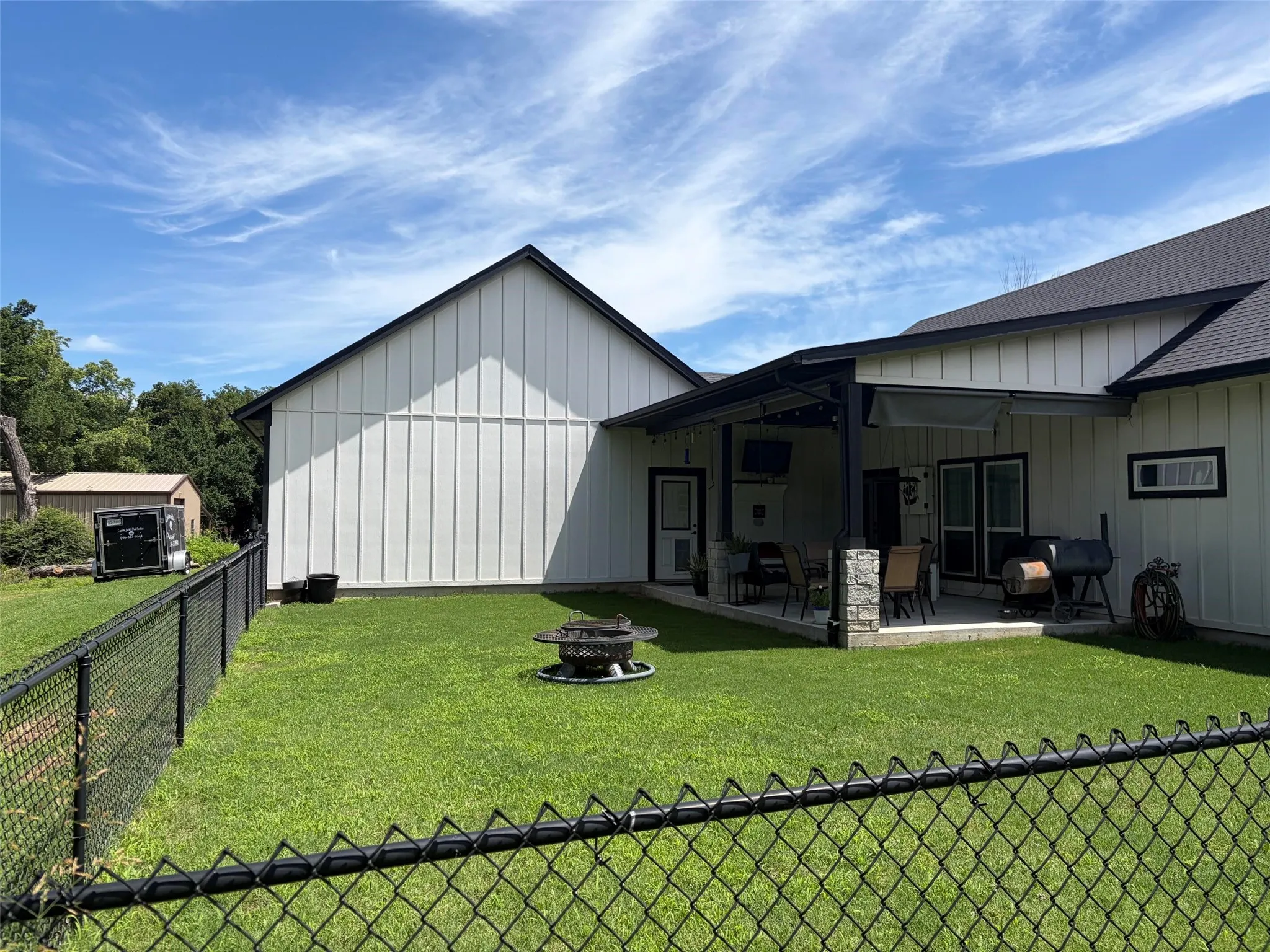 Single Family Residence For Sale in Wise County , 410 S Wickham Street, Alvord, Texas 76225, 3 Bedroom, 2 Bathroom, 2 Garage spaces, 2,090 Sqft, built in 2021, mls#21286859, Real Estate Agent in Alvord, Homes For Sale in Wise county, Homes For Sale in Alvord, Realtor in Alvord Texas, Real Estate Brokerage Independent Realty Texas, Luminita Cordes Realtor