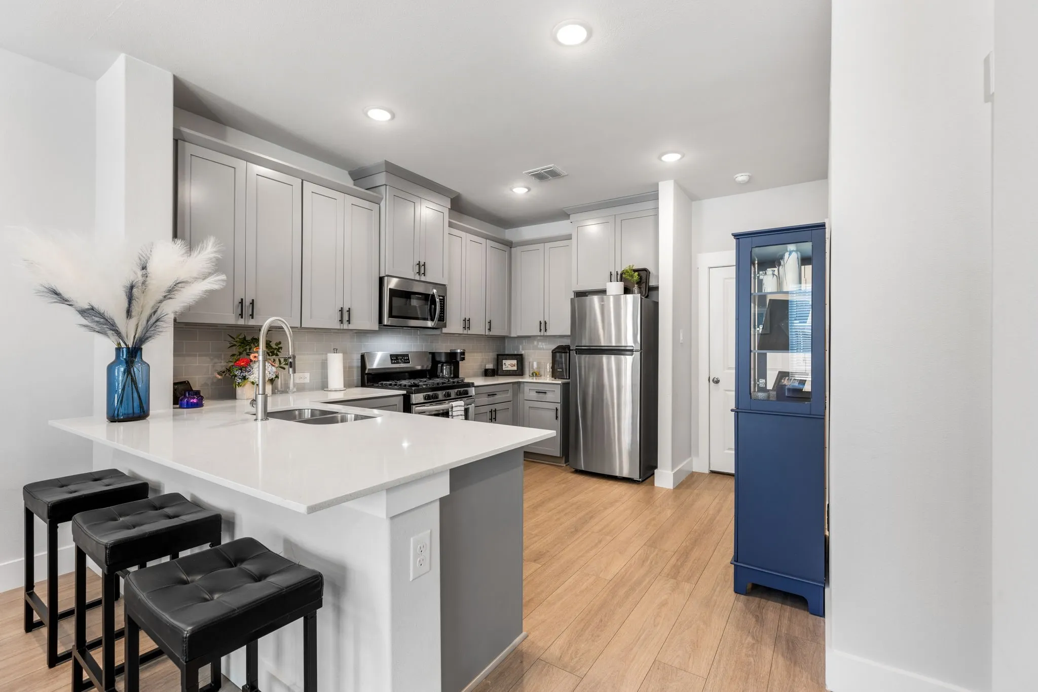 Townhouse For Rent in Tarrant County , 4502 Smokey Quartz Lane, Arlington, Texas 76005, 2 Bedroom, 3 Bathroom, 2 Garage spaces, 1,560 Sqft, built in 2022, mls#21286975, Real Estate Agent in Arlington, Homes For Rent in Tarrant county, Homes For Rent in Arlington, Realtor in Arlington Texas, Real Estate Brokerage Independent Realty Texas, Luminita Cordes Realtor