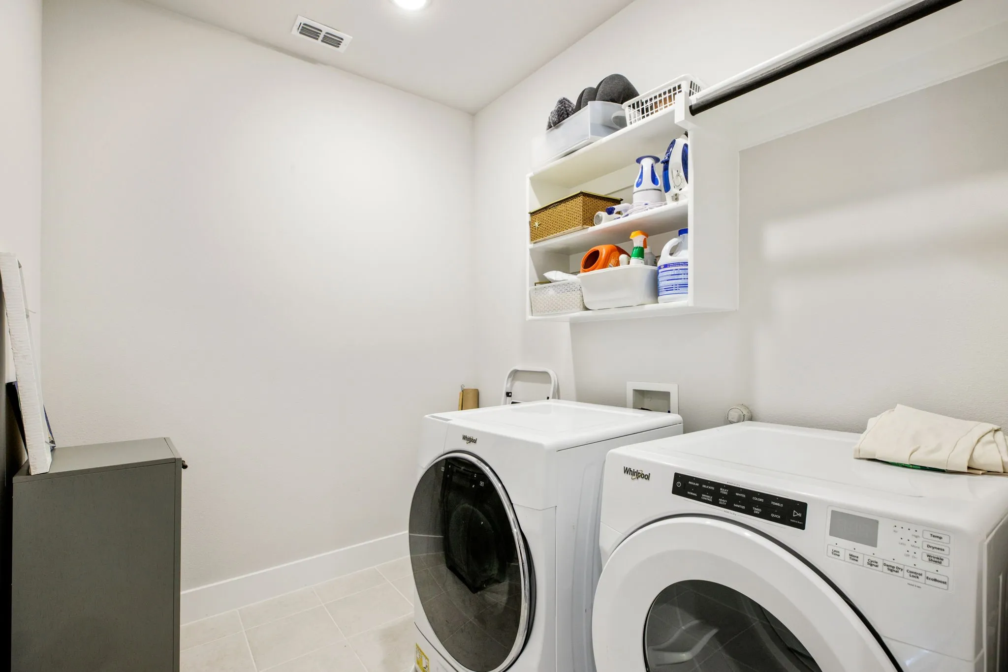 Townhouse For Rent in Tarrant County , 4502 Smokey Quartz Lane, Arlington, Texas 76005, 2 Bedroom, 3 Bathroom, 2 Garage spaces, 1,560 Sqft, built in 2022, mls#21286975, Real Estate Agent in Arlington, Homes For Rent in Tarrant county, Homes For Rent in Arlington, Realtor in Arlington Texas, Real Estate Brokerage Independent Realty Texas, Luminita Cordes Realtor