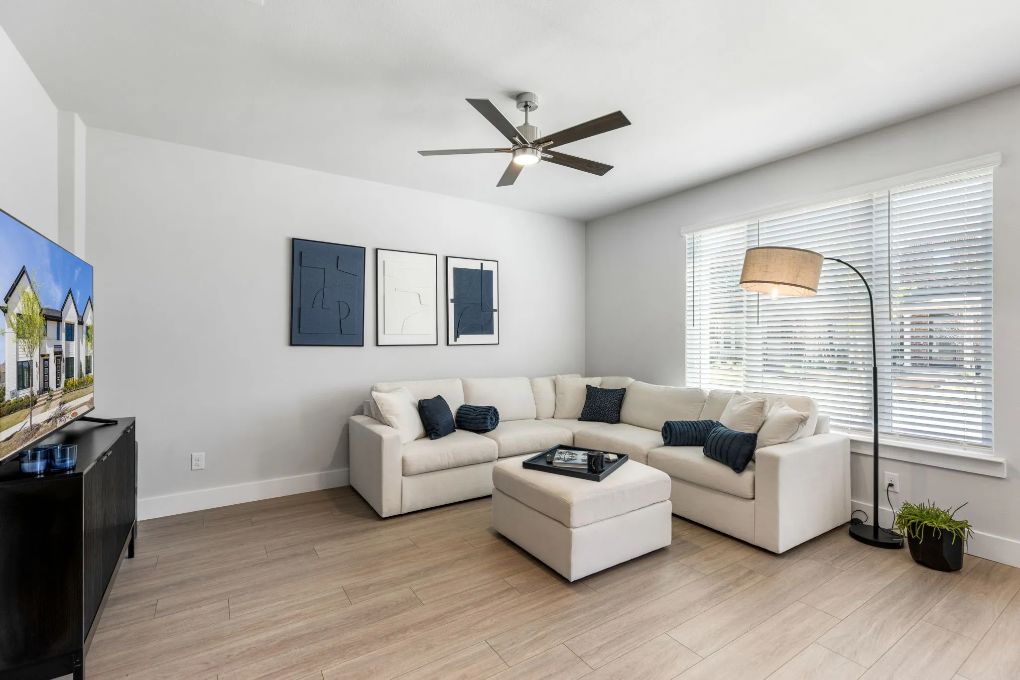 Townhouse For Rent in Tarrant County , 4502 Smokey Quartz Lane, Arlington, Texas 76005, 2 Bedroom, 3 Bathroom, 2 Garage spaces, 1,560 Sqft, built in 2022, mls#21286975, Real Estate Agent in Arlington, Homes For Rent in Tarrant county, Homes For Rent in Arlington, Realtor in Arlington Texas, Real Estate Brokerage Independent Realty Texas, Luminita Cordes Realtor