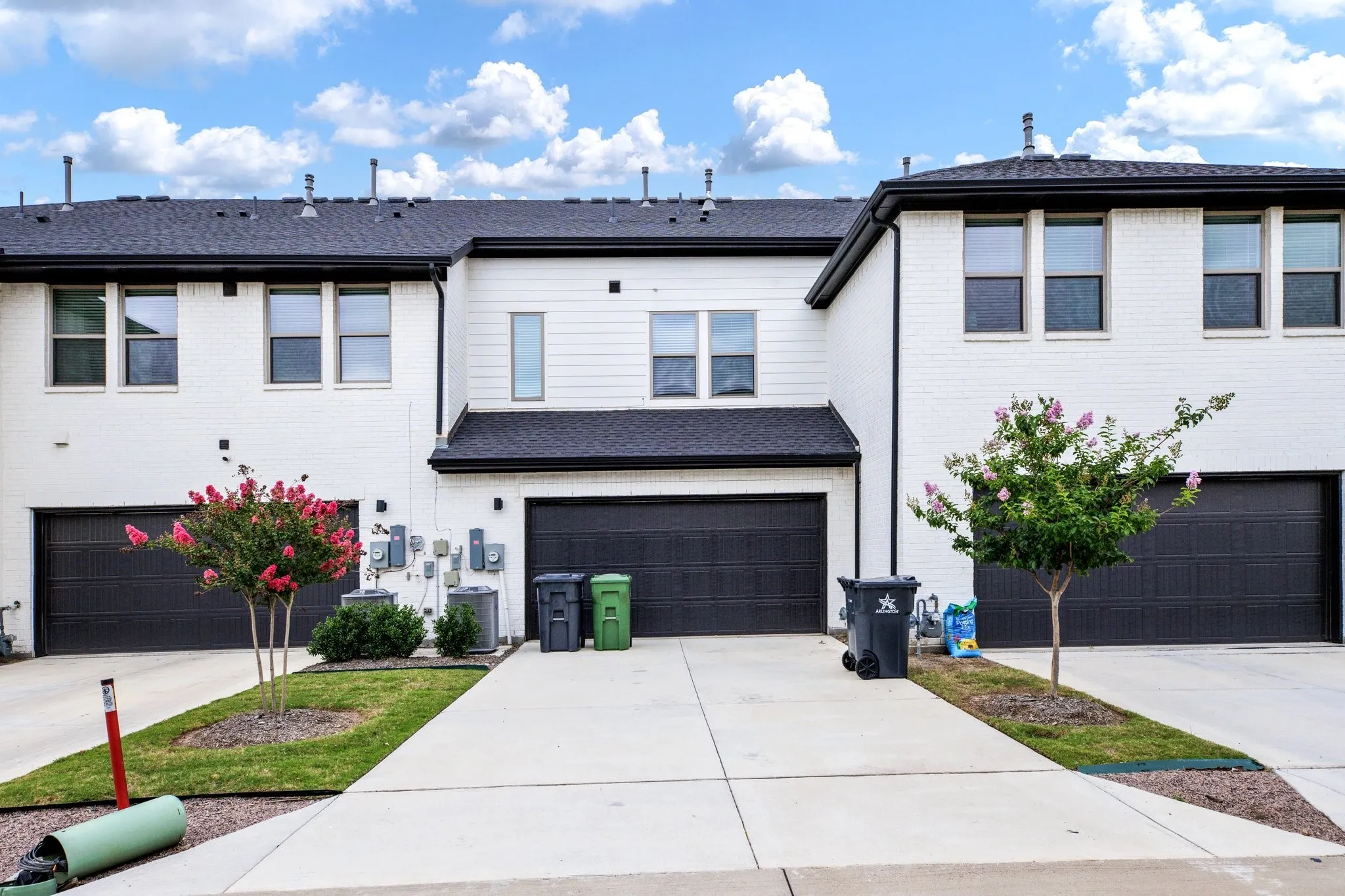 Townhouse For Rent in Tarrant County , 4502 Smokey Quartz Lane, Arlington, Texas 76005, 2 Bedroom, 3 Bathroom, 2 Garage spaces, 1,560 Sqft, built in 2022, mls#21286975, Real Estate Agent in Arlington, Homes For Rent in Tarrant county, Homes For Rent in Arlington, Realtor in Arlington Texas, Real Estate Brokerage Independent Realty Texas, Luminita Cordes Realtor