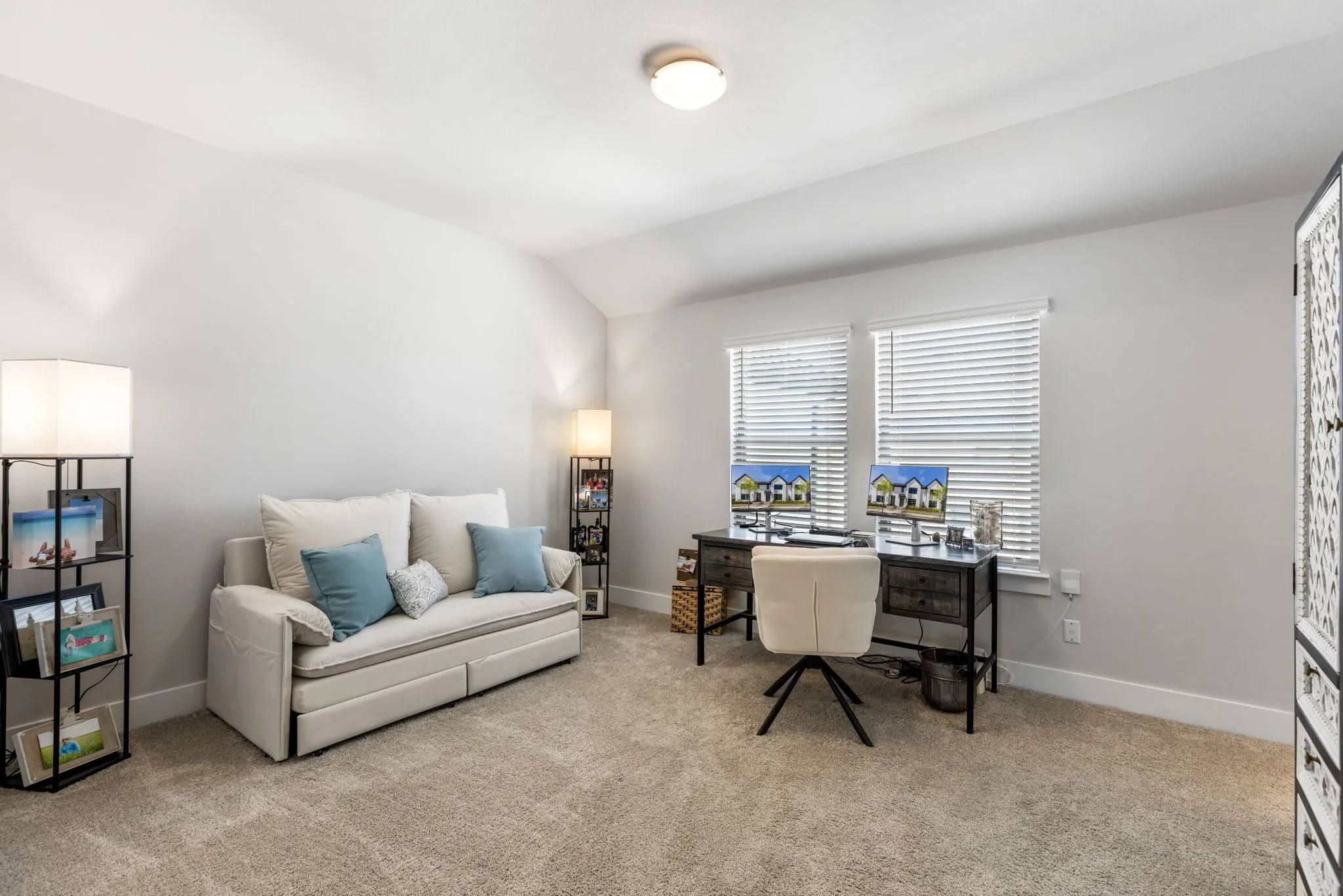 Townhouse For Rent in Tarrant County , 4502 Smokey Quartz Lane, Arlington, Texas 76005, 2 Bedroom, 3 Bathroom, 2 Garage spaces, 1,560 Sqft, built in 2022, mls#21286975, Real Estate Agent in Arlington, Homes For Rent in Tarrant county, Homes For Rent in Arlington, Realtor in Arlington Texas, Real Estate Brokerage Independent Realty Texas, Luminita Cordes Realtor