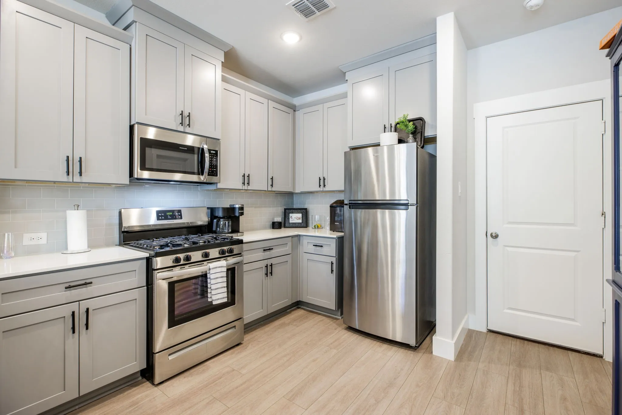 Townhouse For Rent in Tarrant County , 4502 Smokey Quartz Lane, Arlington, Texas 76005, 2 Bedroom, 3 Bathroom, 2 Garage spaces, 1,560 Sqft, built in 2022, mls#21286975, Real Estate Agent in Arlington, Homes For Rent in Tarrant county, Homes For Rent in Arlington, Realtor in Arlington Texas, Real Estate Brokerage Independent Realty Texas, Luminita Cordes Realtor