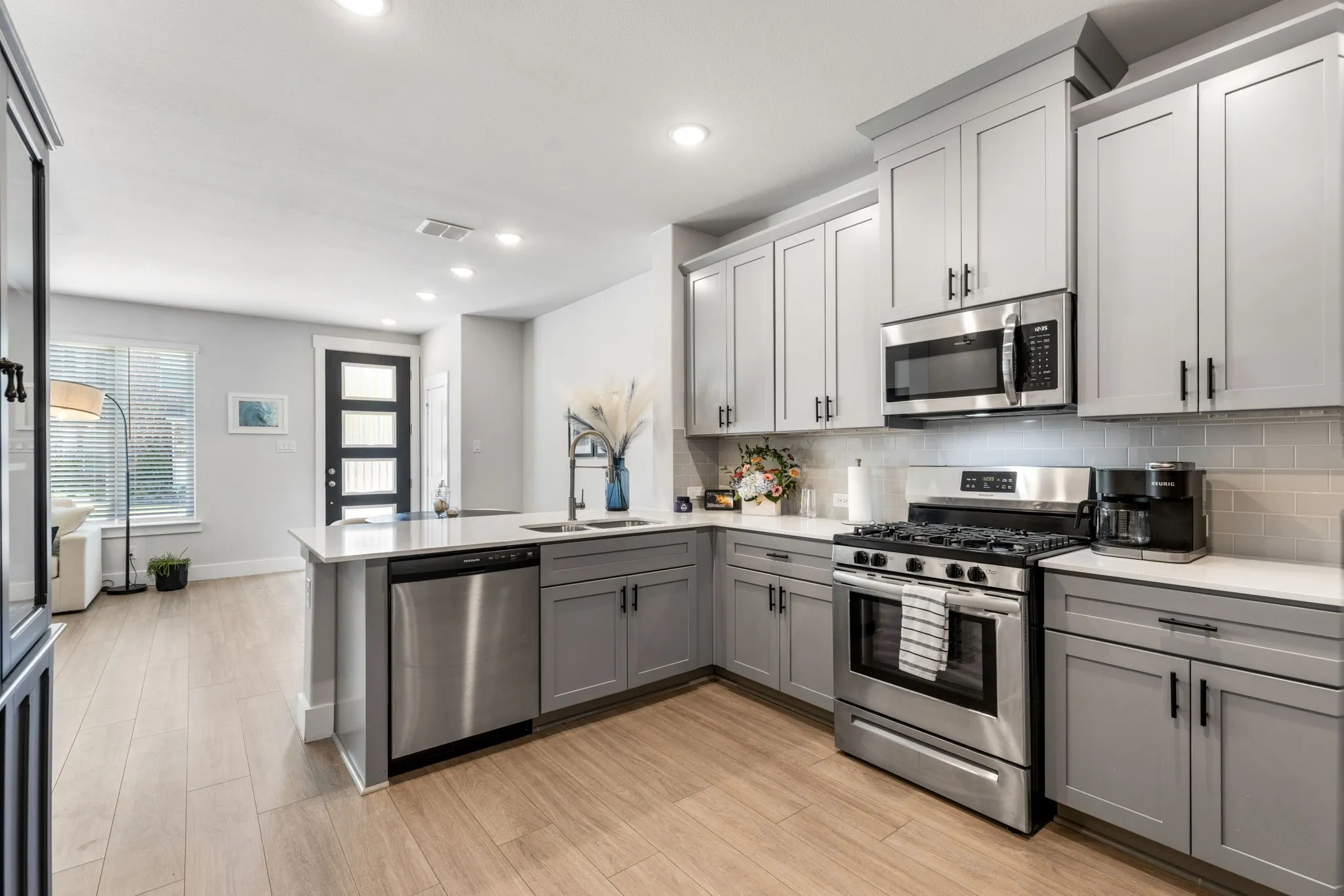 Townhouse For Rent in Tarrant County , 4502 Smokey Quartz Lane, Arlington, Texas 76005, 2 Bedroom, 3 Bathroom, 2 Garage spaces, 1,560 Sqft, built in 2022, mls#21286975, Real Estate Agent in Arlington, Homes For Rent in Tarrant county, Homes For Rent in Arlington, Realtor in Arlington Texas, Real Estate Brokerage Independent Realty Texas, Luminita Cordes Realtor