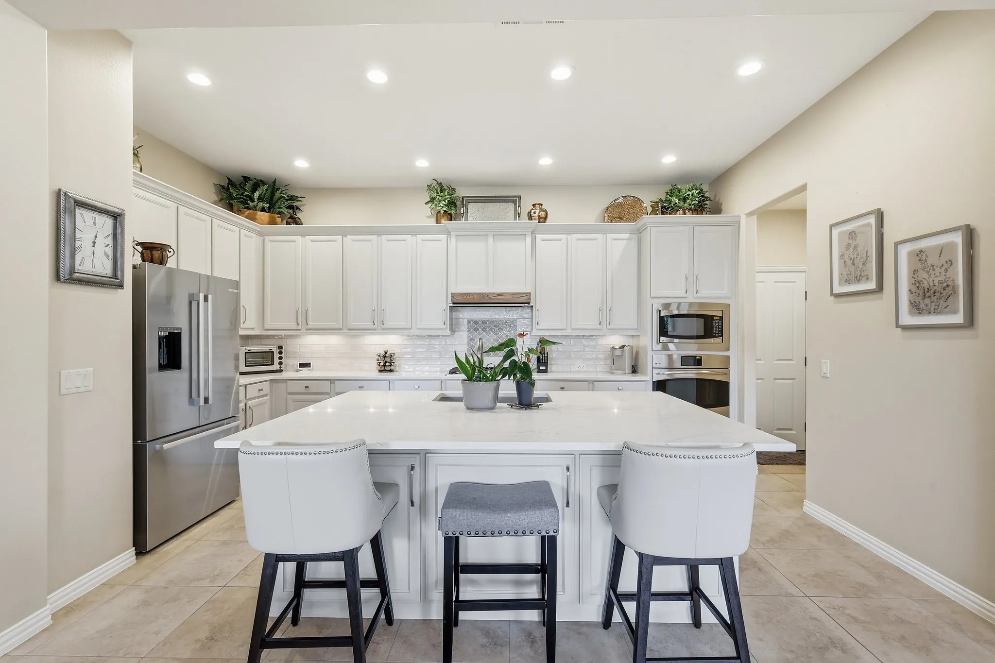 Single Family Residence For Sale in Denton County , 11508 Southerland Drive, Denton, Texas 76207, 2 Bedroom, 3 Bathroom, 3 Garage spaces, 2,447 Sqft, built in 2011, mls#21274836, Real Estate Agent in Denton, Homes For Sale in Denton county, Homes For Sale in Denton, Realtor in Denton Texas, Real Estate Brokerage Independent Realty Texas, Luminita Cordes Realtor