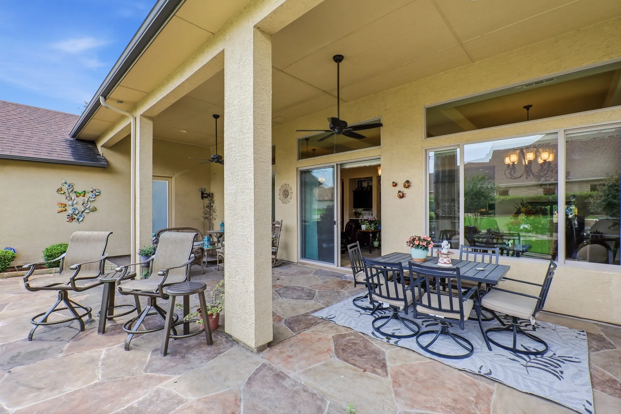 Single Family Residence For Sale in Denton County , 11508 Southerland Drive, Denton, Texas 76207, 2 Bedroom, 3 Bathroom, 3 Garage spaces, 2,447 Sqft, built in 2011, mls#21274836, Real Estate Agent in Denton, Homes For Sale in Denton county, Homes For Sale in Denton, Realtor in Denton Texas, Real Estate Brokerage Independent Realty Texas, Luminita Cordes Realtor