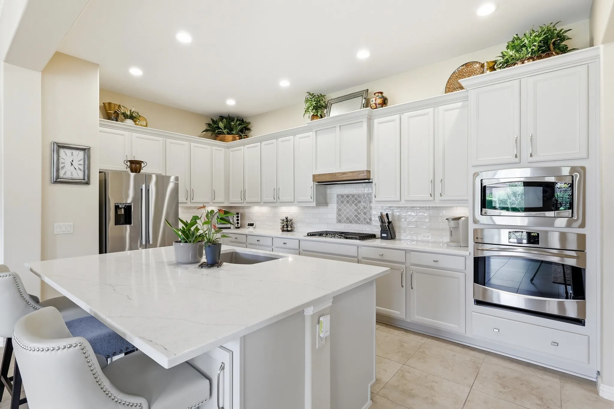 Single Family Residence For Sale in Denton County , 11508 Southerland Drive, Denton, Texas 76207, 2 Bedroom, 3 Bathroom, 3 Garage spaces, 2,447 Sqft, built in 2011, mls#21274836, Real Estate Agent in Denton, Homes For Sale in Denton county, Homes For Sale in Denton, Realtor in Denton Texas, Real Estate Brokerage Independent Realty Texas, Luminita Cordes Realtor
