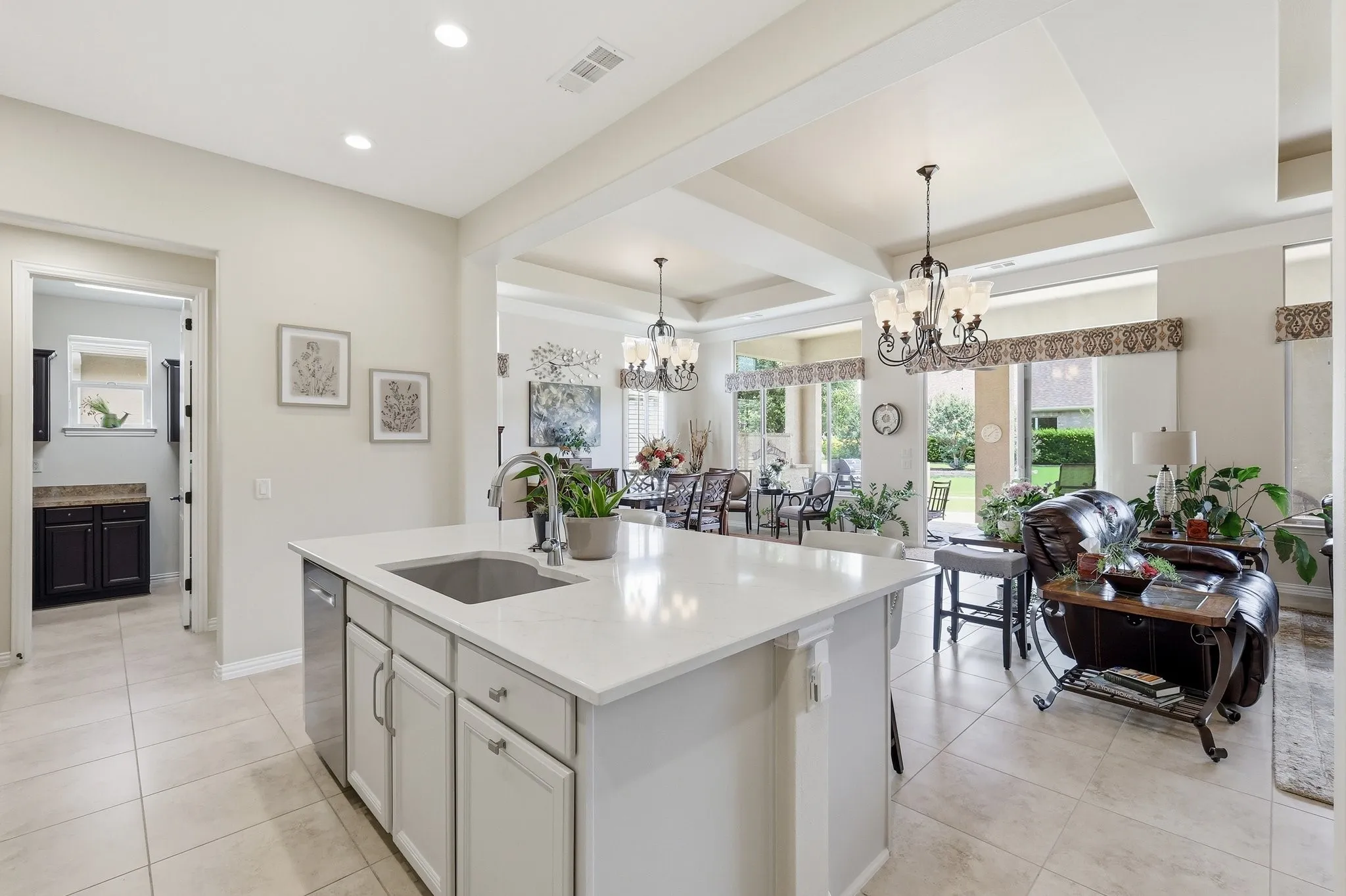 Single Family Residence For Sale in Denton County , 11508 Southerland Drive, Denton, Texas 76207, 2 Bedroom, 3 Bathroom, 3 Garage spaces, 2,447 Sqft, built in 2011, mls#21274836, Real Estate Agent in Denton, Homes For Sale in Denton county, Homes For Sale in Denton, Realtor in Denton Texas, Real Estate Brokerage Independent Realty Texas, Luminita Cordes Realtor