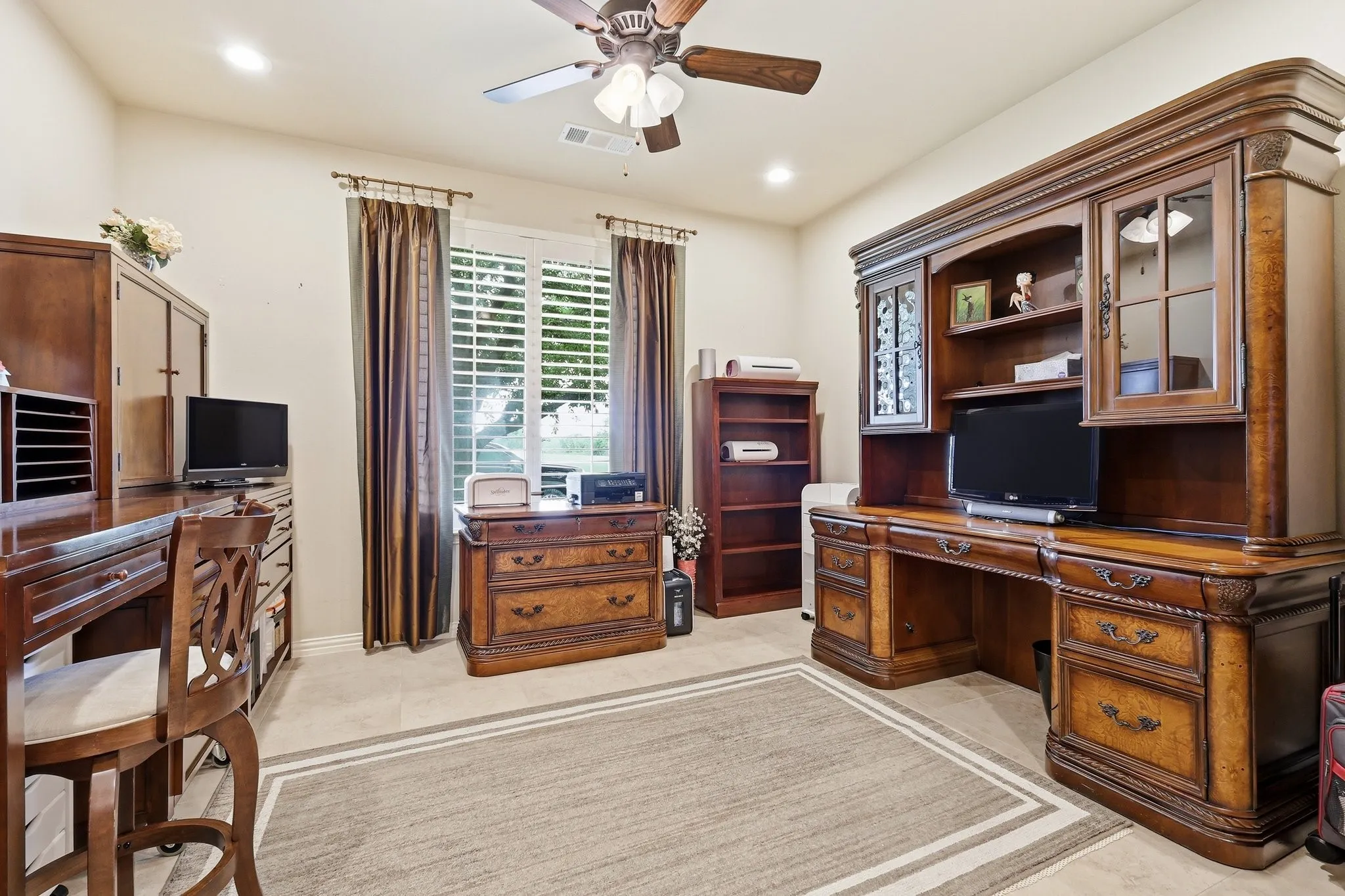 Single Family Residence For Sale in Denton County , 11508 Southerland Drive, Denton, Texas 76207, 2 Bedroom, 3 Bathroom, 3 Garage spaces, 2,447 Sqft, built in 2011, mls#21274836, Real Estate Agent in Denton, Homes For Sale in Denton county, Homes For Sale in Denton, Realtor in Denton Texas, Real Estate Brokerage Independent Realty Texas, Luminita Cordes Realtor