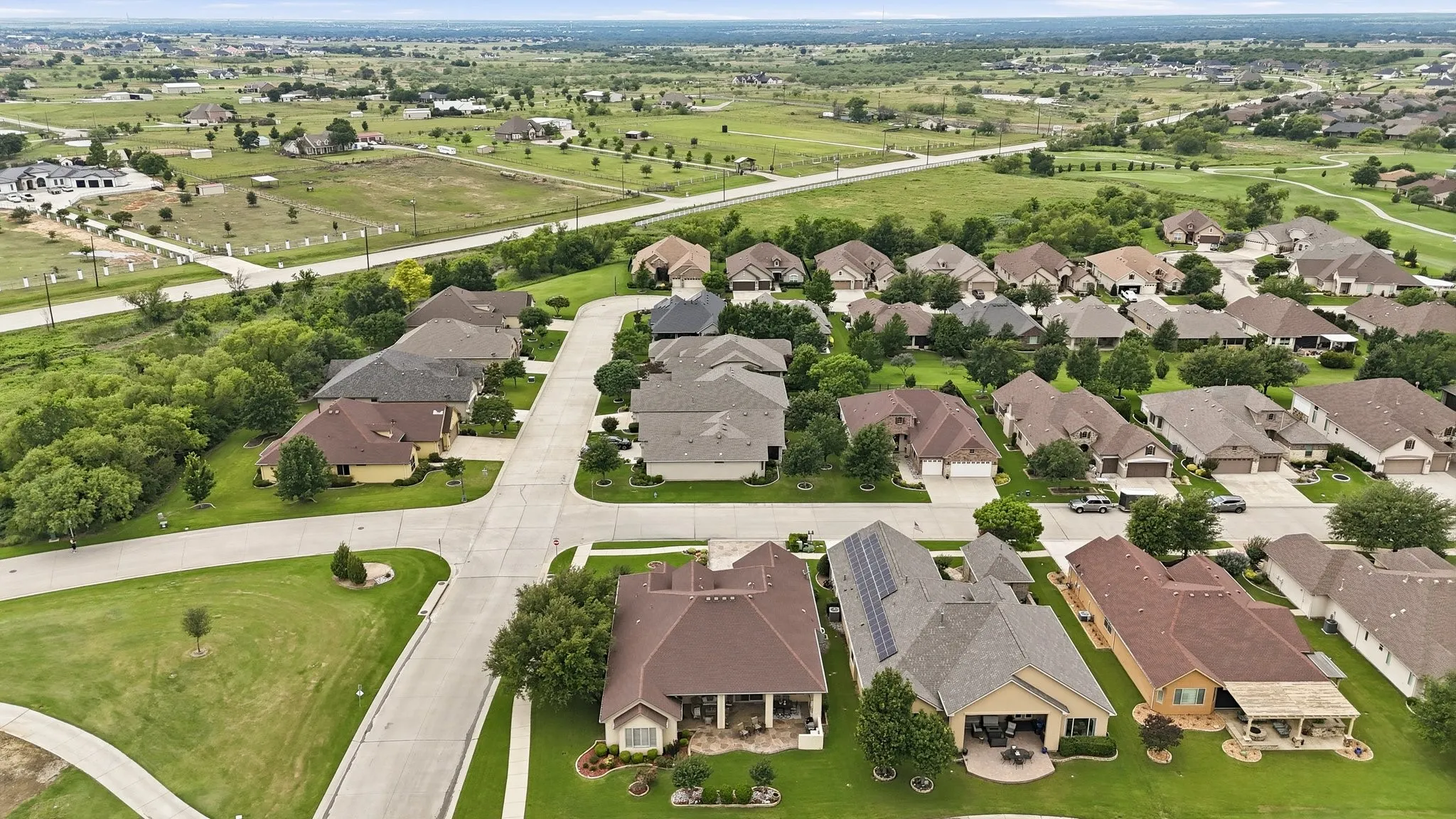 Single Family Residence For Sale in Denton County , 11508 Southerland Drive, Denton, Texas 76207, 2 Bedroom, 3 Bathroom, 3 Garage spaces, 2,447 Sqft, built in 2011, mls#21274836, Real Estate Agent in Denton, Homes For Sale in Denton county, Homes For Sale in Denton, Realtor in Denton Texas, Real Estate Brokerage Independent Realty Texas, Luminita Cordes Realtor