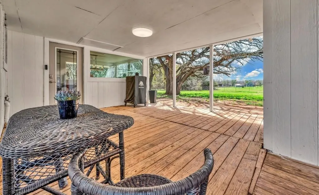 Single Family Residence For Sale in Mc Lennan County , 1835 Fort Graham Road, Waco, Texas 76705, 4 Bedroom, 3 Bathroom, Garage spaces, 3,195 Sqft, built in 1973, mls#21277183, Real Estate Agent in Waco, Homes For Sale in Mc Lennan county, Homes For Sale in Waco, Realtor in Waco Texas, Real Estate Brokerage Independent Realty Texas, Luminita Cordes Realtor