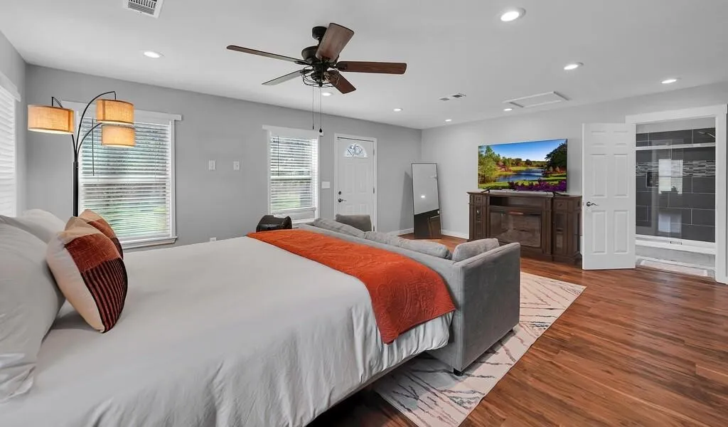 Single Family Residence For Sale in Mc Lennan County , 1835 Fort Graham Road, Waco, Texas 76705, 4 Bedroom, 3 Bathroom, Garage spaces, 3,195 Sqft, built in 1973, mls#21277183, Real Estate Agent in Waco, Homes For Sale in Mc Lennan county, Homes For Sale in Waco, Realtor in Waco Texas, Real Estate Brokerage Independent Realty Texas, Luminita Cordes Realtor