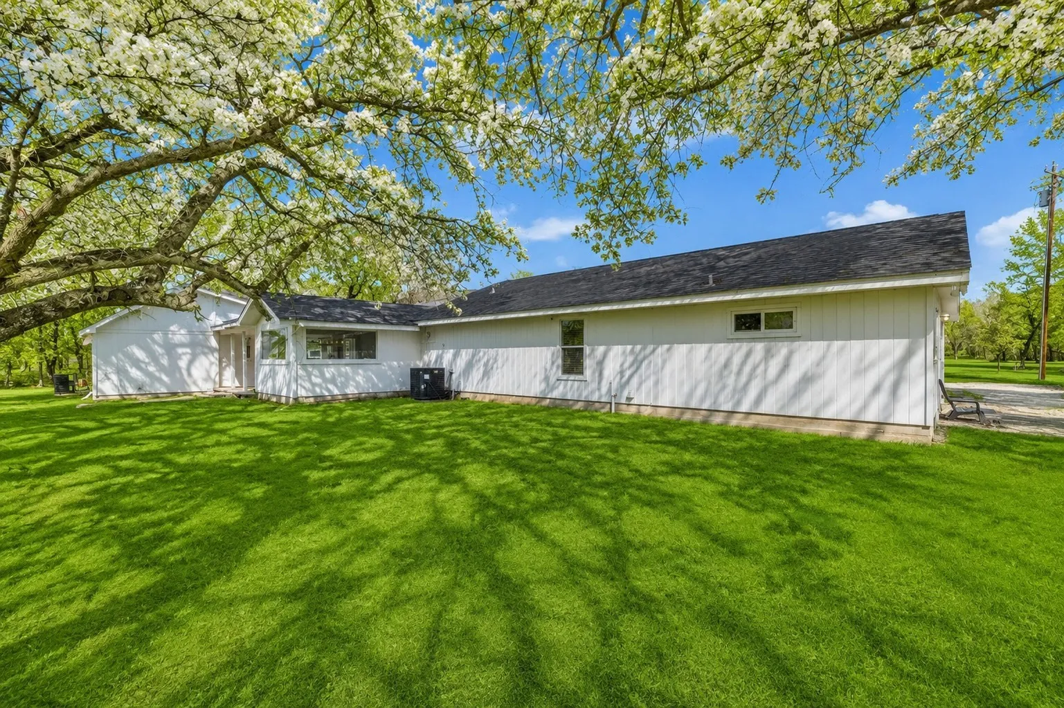 Single Family Residence For Sale in Mc Lennan County , 1835 Fort Graham Road, Waco, Texas 76705, 4 Bedroom, 3 Bathroom, Garage spaces, 3,195 Sqft, built in 1973, mls#21277183, Real Estate Agent in Waco, Homes For Sale in Mc Lennan county, Homes For Sale in Waco, Realtor in Waco Texas, Real Estate Brokerage Independent Realty Texas, Luminita Cordes Realtor