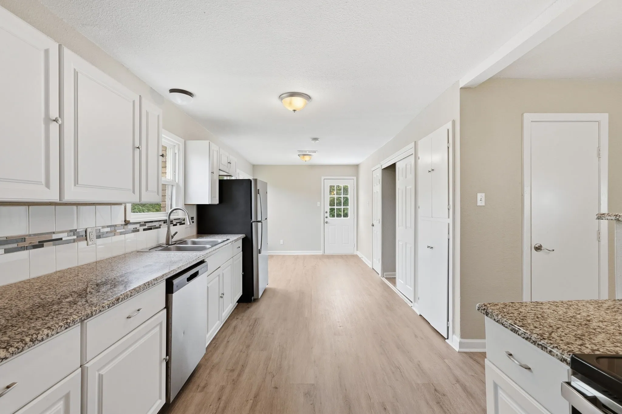 Single Family Residence For Sale in Tarrant County , 3804 Cornish Avenue, Fort Worth, Texas 76133, 3 Bedroom, 2 Bathroom, 2 Garage spaces, 1,444 Sqft, built in 1954, mls#21189882, Real Estate Agent in Fort Worth, Homes For Sale in Tarrant county, Homes For Sale in Fort Worth, Realtor in Fort Worth Texas, Real Estate Brokerage Independent Realty Texas, Luminita Cordes Realtor