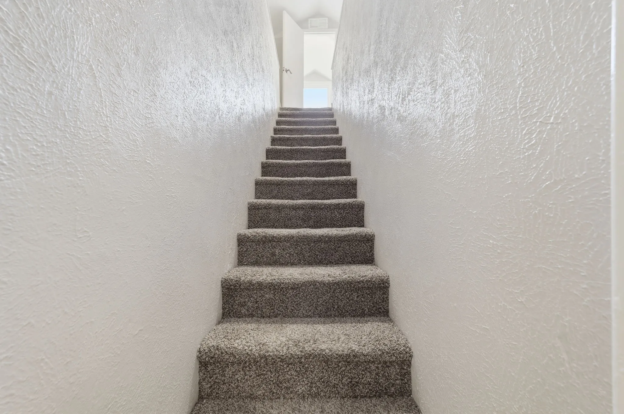 Single Family Residence For Sale in Tarrant County , 3804 Cornish Avenue, Fort Worth, Texas 76133, 3 Bedroom, 2 Bathroom, 2 Garage spaces, 1,444 Sqft, built in 1954, mls#21189882, Real Estate Agent in Fort Worth, Homes For Sale in Tarrant county, Homes For Sale in Fort Worth, Realtor in Fort Worth Texas, Real Estate Brokerage Independent Realty Texas, Luminita Cordes Realtor