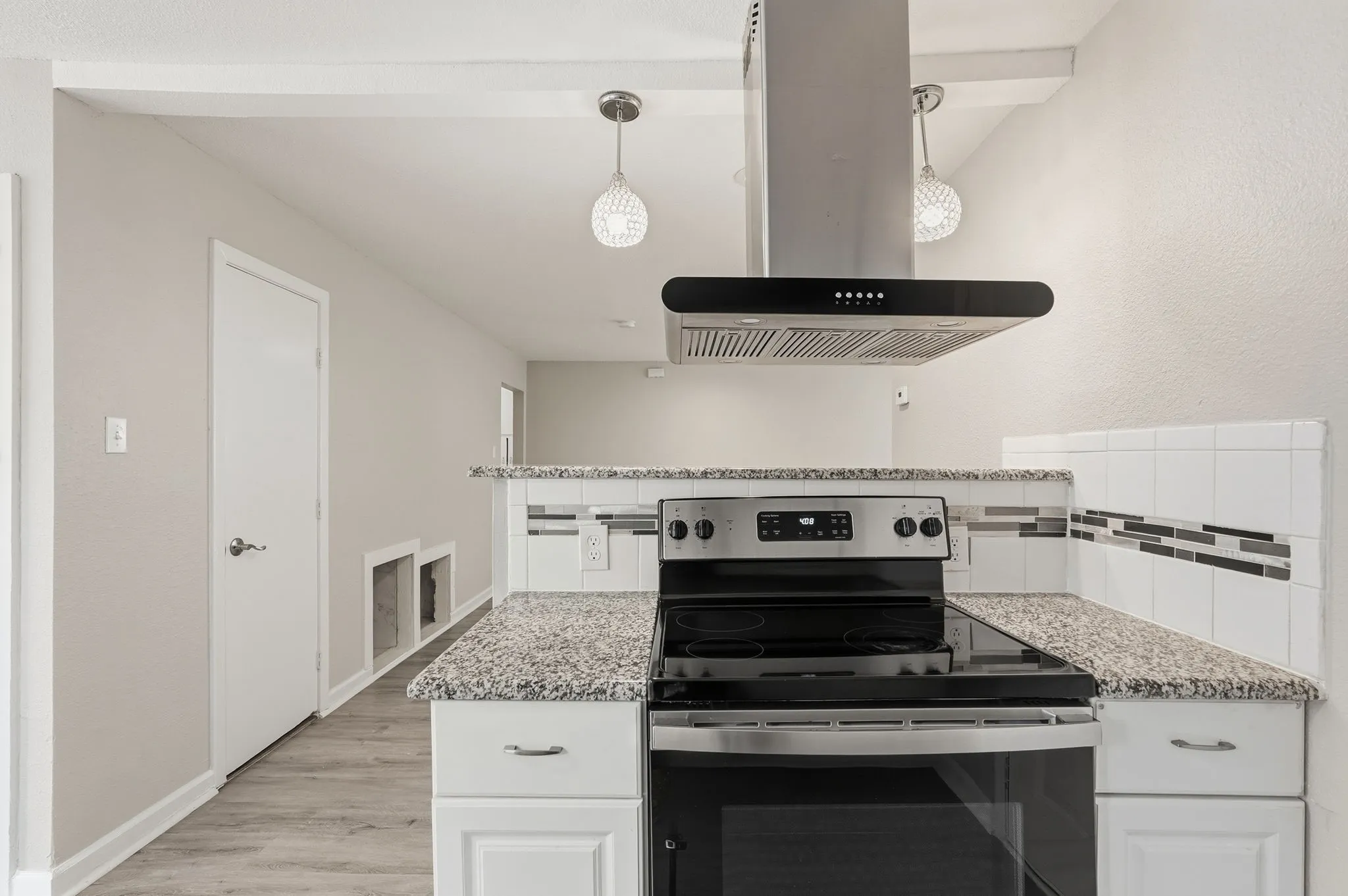 Single Family Residence For Sale in Tarrant County , 3804 Cornish Avenue, Fort Worth, Texas 76133, 3 Bedroom, 2 Bathroom, 2 Garage spaces, 1,444 Sqft, built in 1954, mls#21189882, Real Estate Agent in Fort Worth, Homes For Sale in Tarrant county, Homes For Sale in Fort Worth, Realtor in Fort Worth Texas, Real Estate Brokerage Independent Realty Texas, Luminita Cordes Realtor